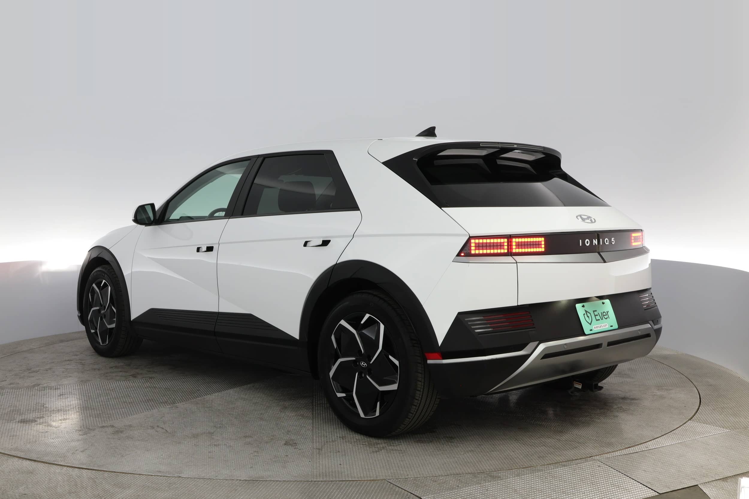 EverCars Co. vehicle image 9 for Hyundai IONIQ 5 -  SEL on EverCars Co.