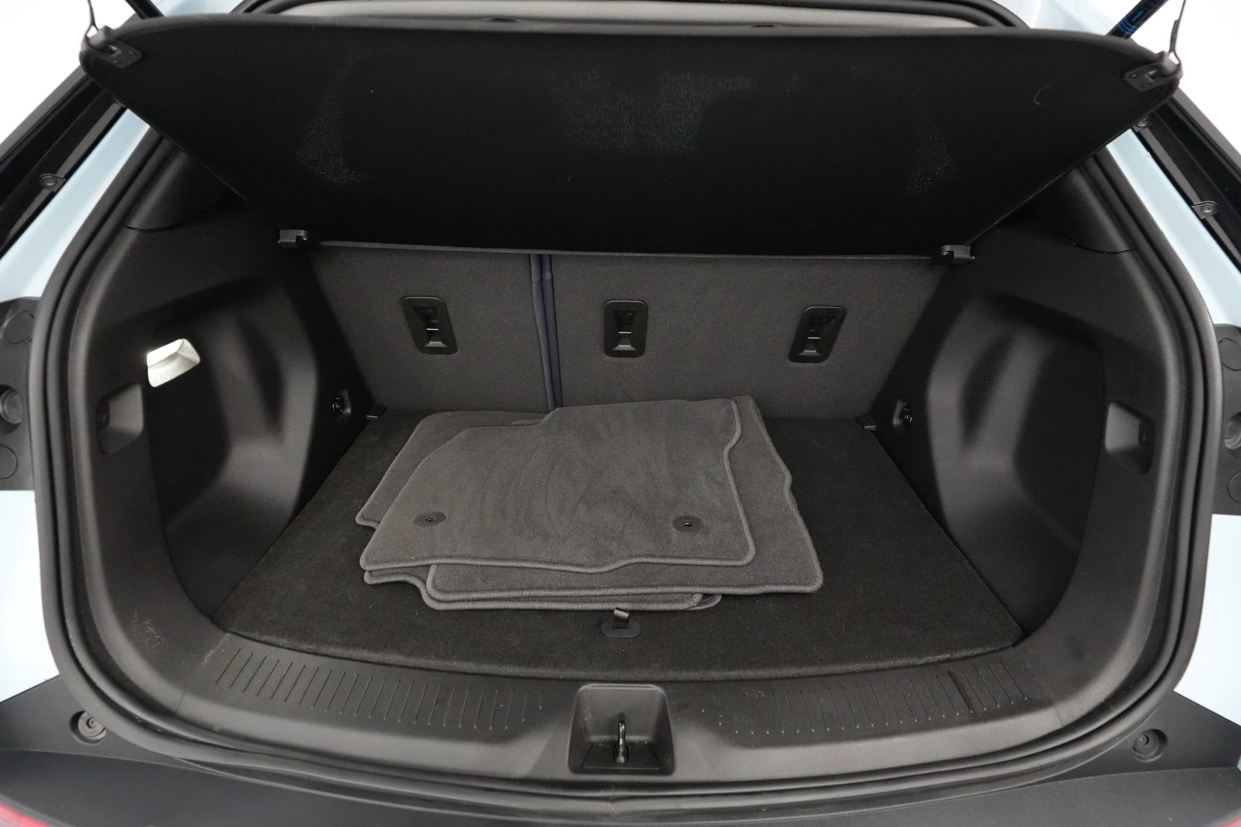EverCars Co. vehicle image 6 for Chevrolet Bolt EUV -  Premier on EverCars Co.