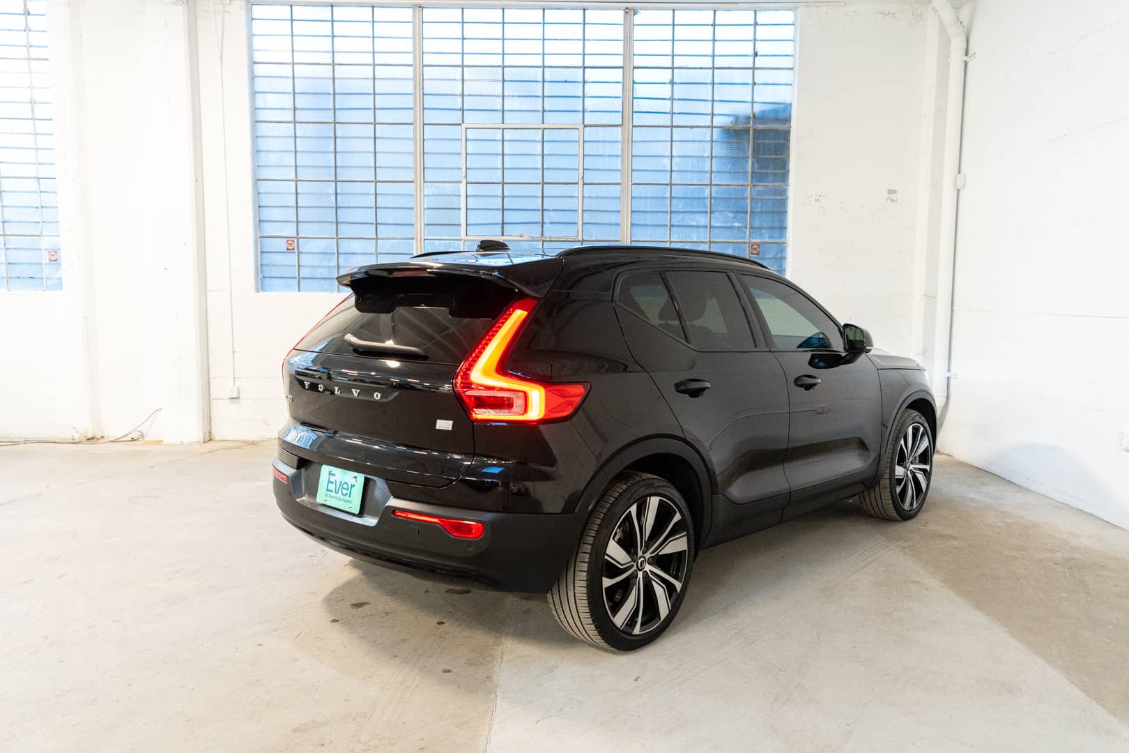 EverCars Co. vehicle image 6 for Volvo XC40 Recharge -  Pure Electric P8 on EverCars Co.