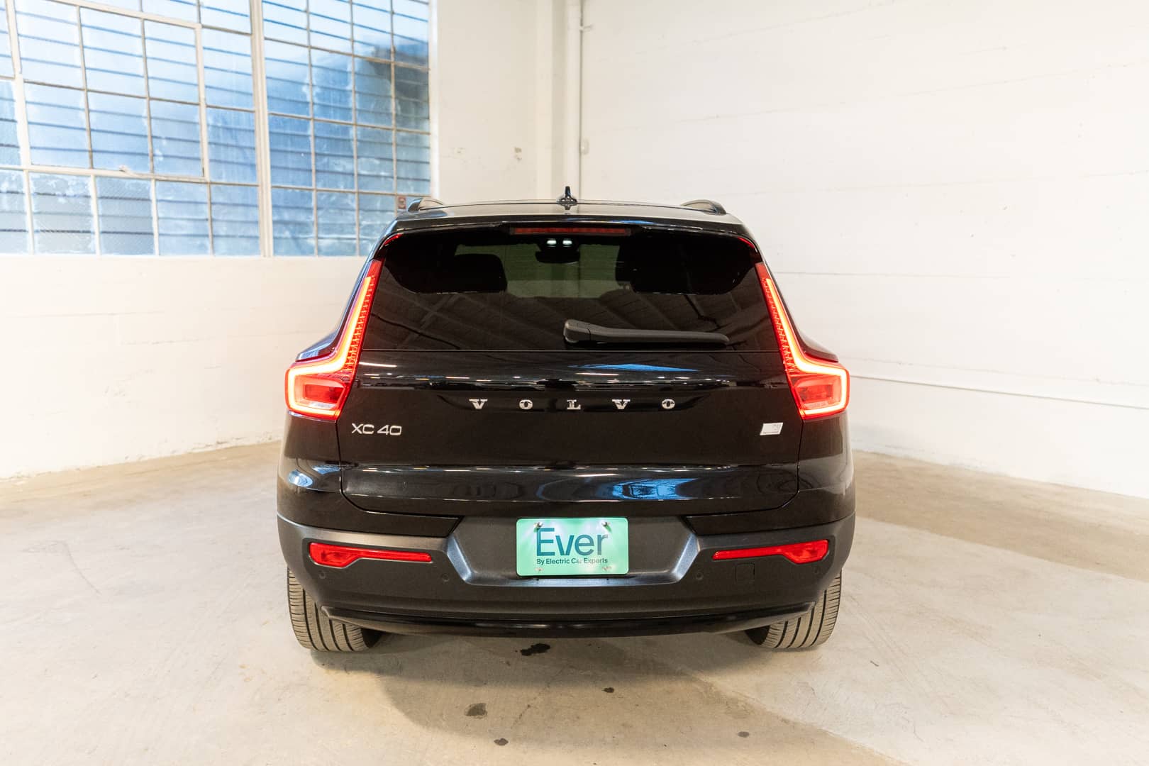 EverCars Co. vehicle image 7 for Volvo XC40 Recharge -  Pure Electric P8 on EverCars Co.