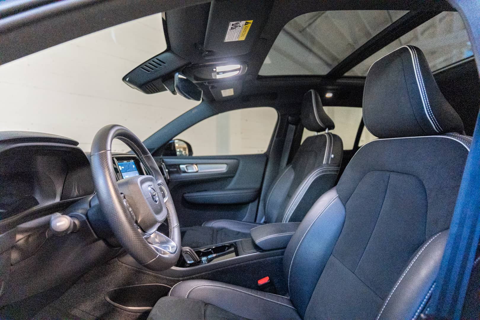 EverCars Co. vehicle image 10 for Volvo XC40 Recharge -  Pure Electric P8 on EverCars Co.