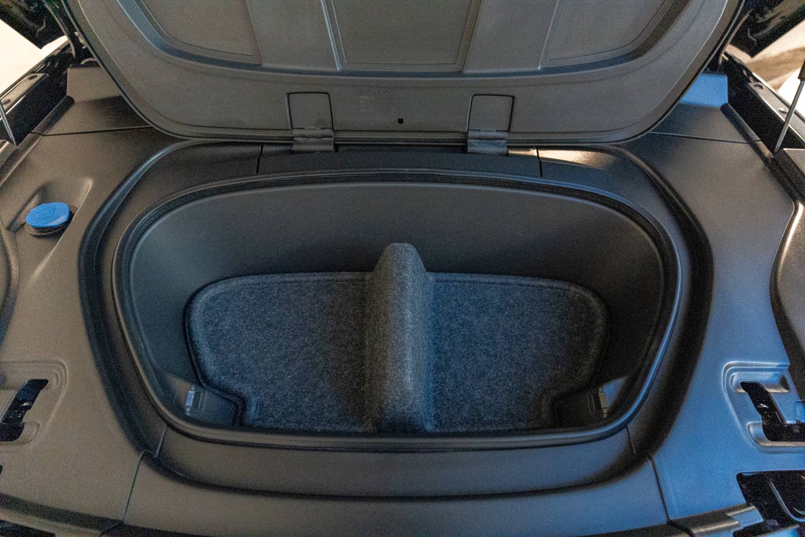 EverCars Co. vehicle image 21 for Volvo XC40 Recharge -  Pure Electric P8 on EverCars Co.