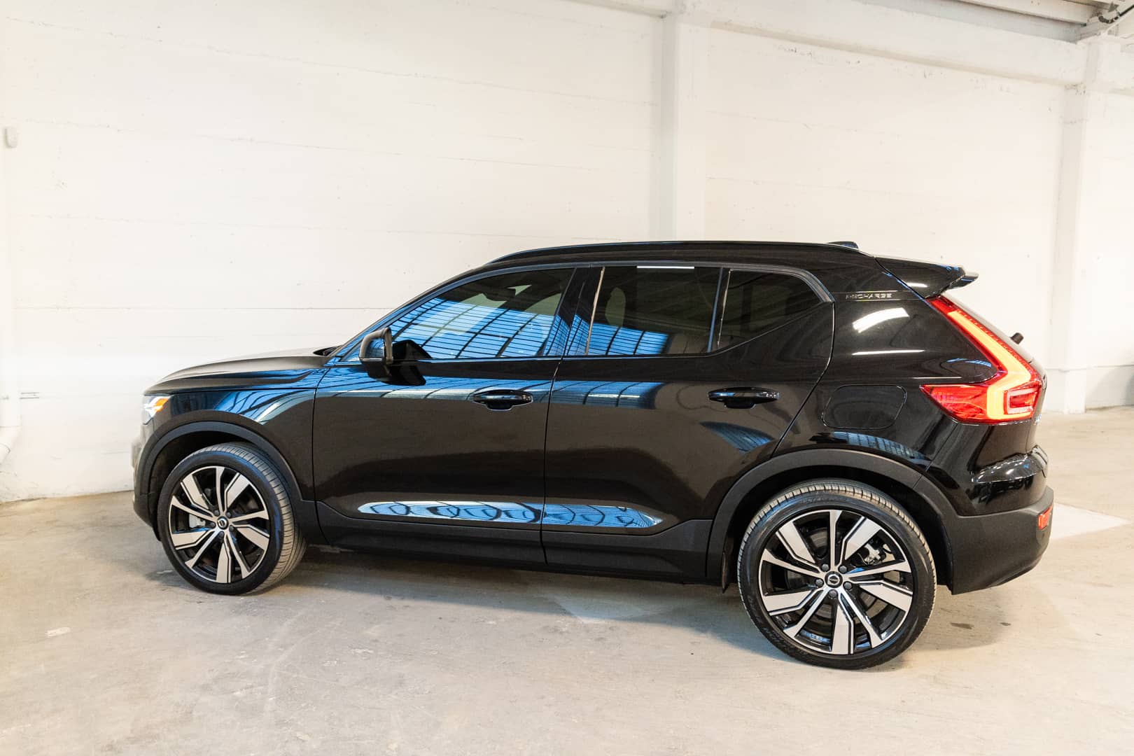 EverCars Co. vehicle image 9 for Volvo XC40 Recharge -  Pure Electric P8 on EverCars Co.