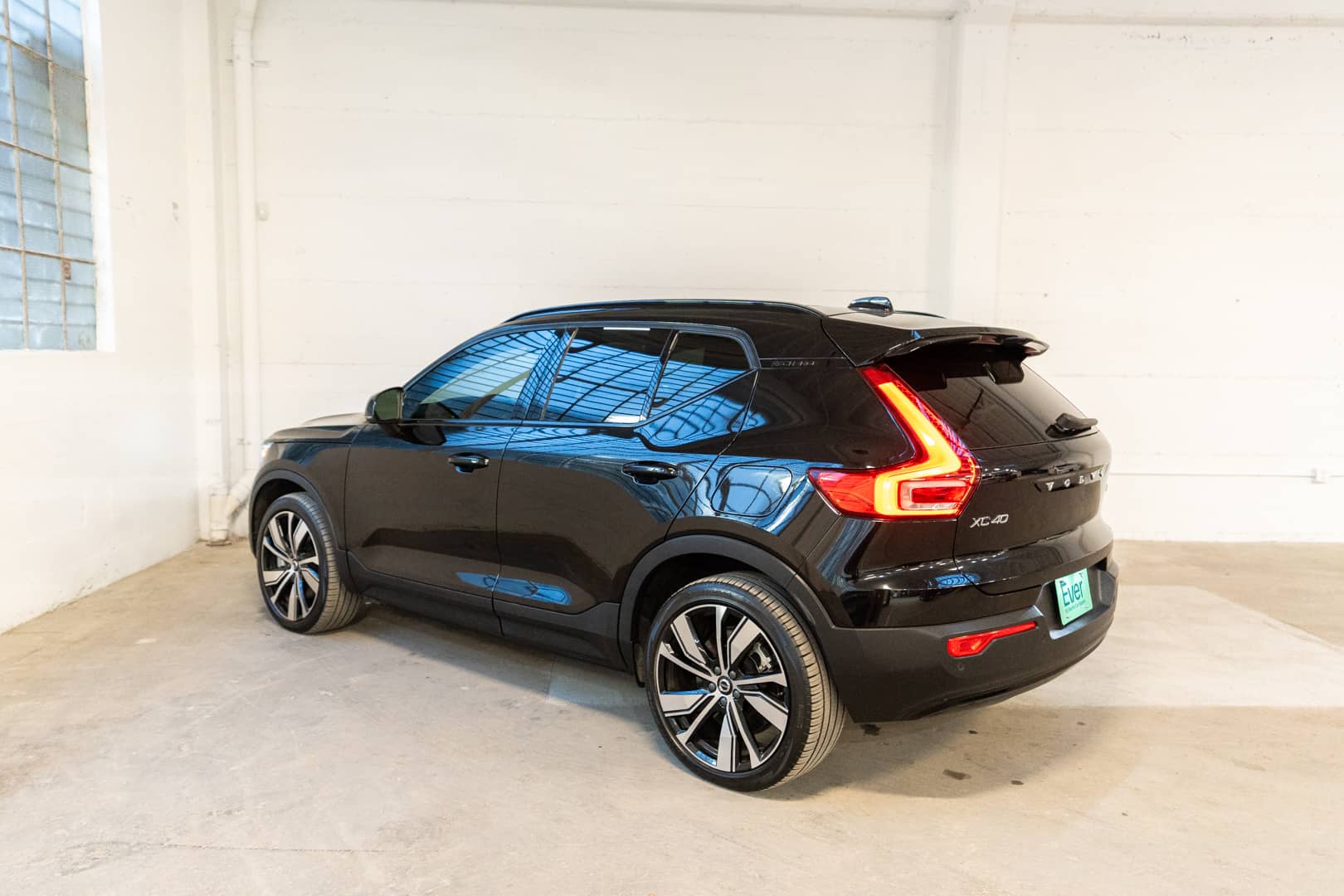 EverCars Co. vehicle image 8 for Volvo XC40 Recharge -  Pure Electric P8 on EverCars Co.