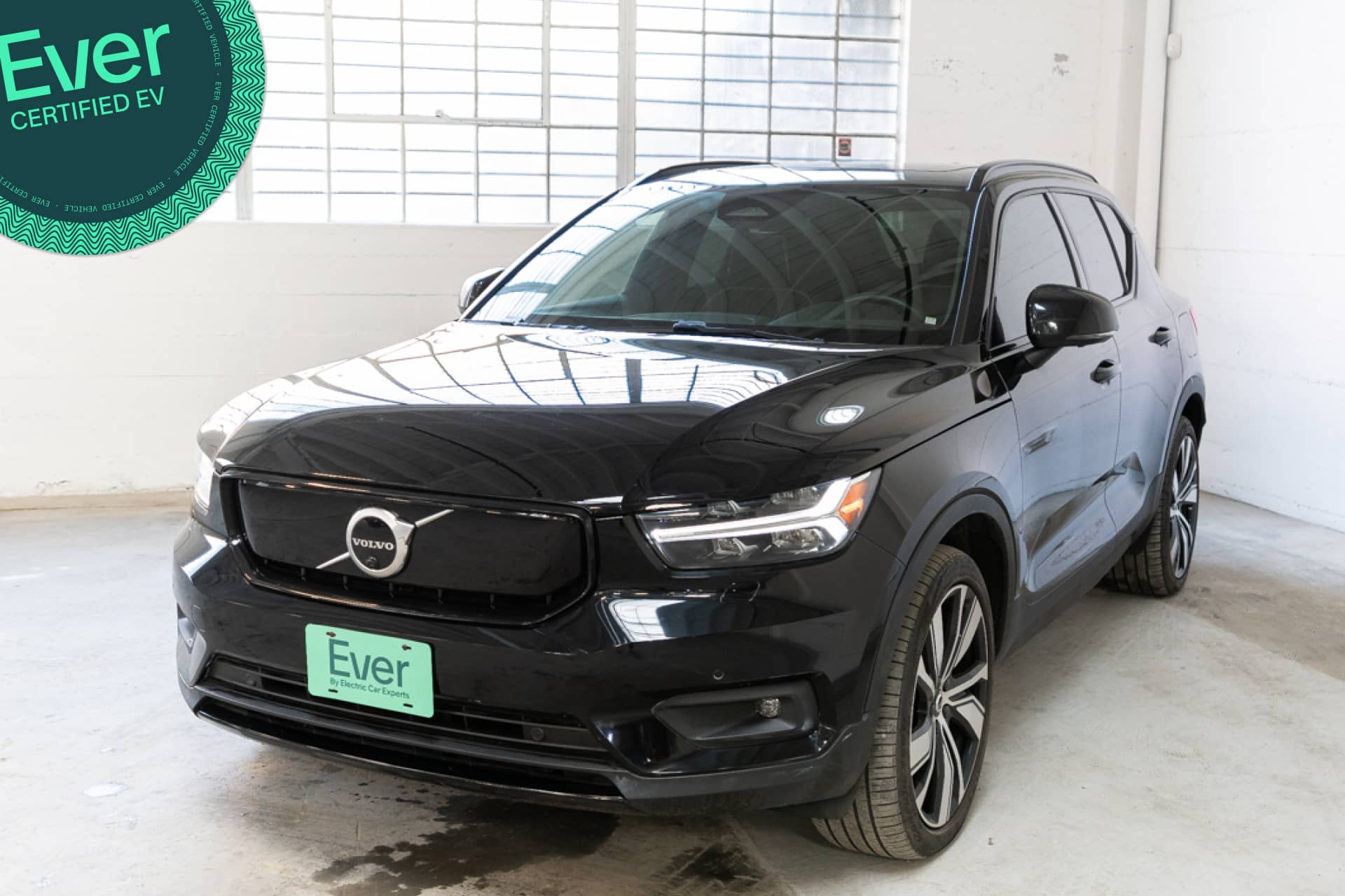 EverCars Co. featured vehicle's image for Volvo XC40 Recharge -  Pure Electric P8 on EverCars Co.