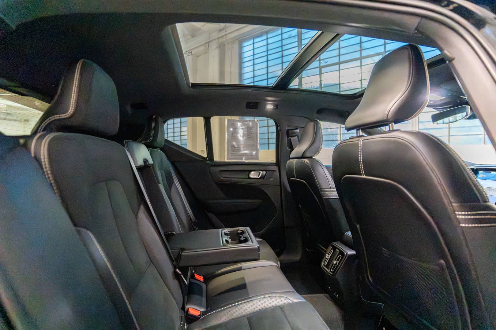 EverCars Co. vehicle image 13 for Volvo XC40 Recharge -  Pure Electric P8 on EverCars Co.