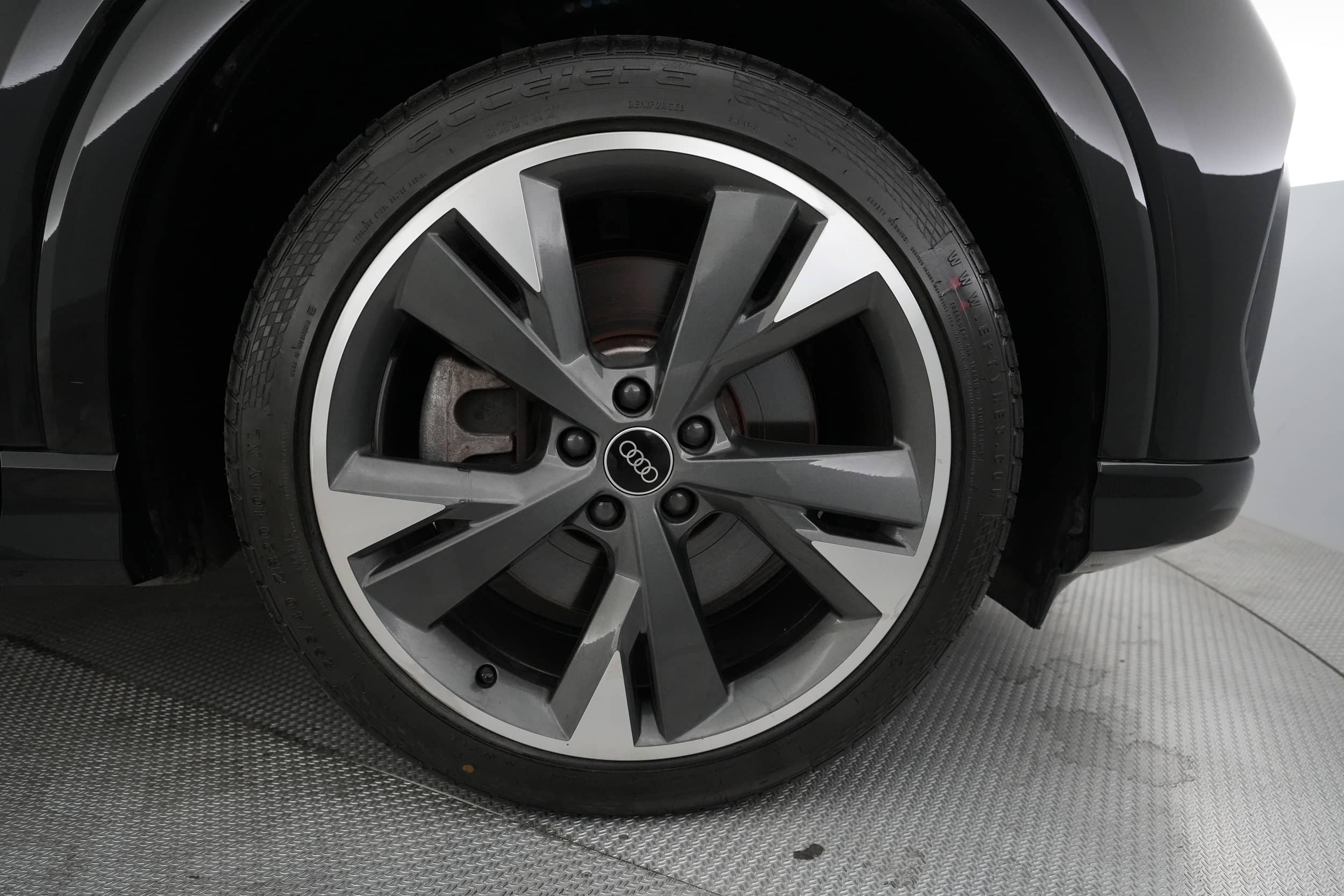 EverCars Co. vehicle image 17 for Audi Q4 e-tron -  Premium 50 on EverCars Co.