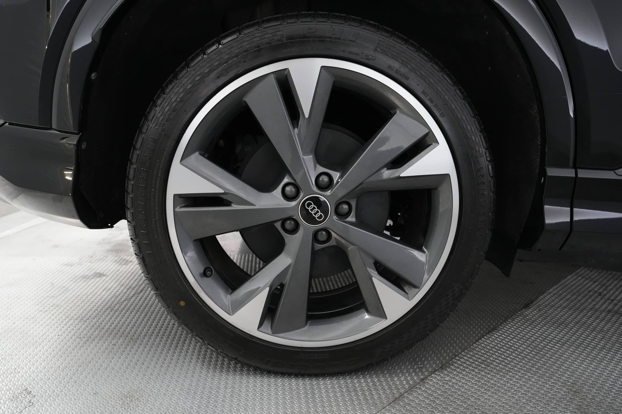 EverCars Co. vehicle image 16 for Audi Q4 e-tron -  Premium 50 on EverCars Co.