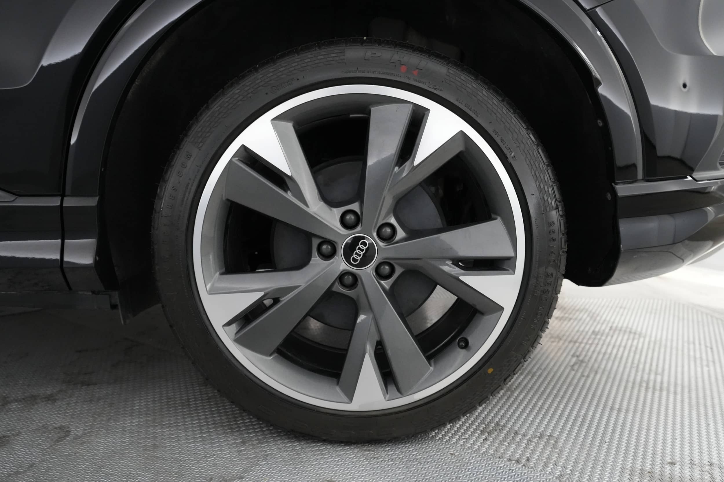 EverCars Co. vehicle image 15 for Audi Q4 e-tron -  Premium 50 on EverCars Co.