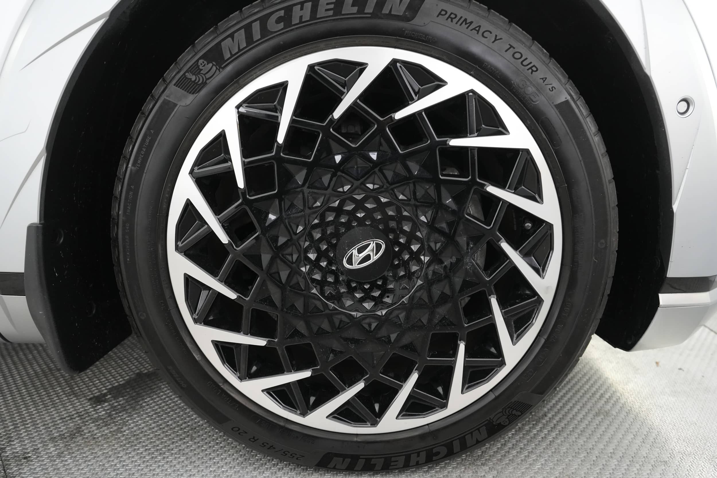 EverCars Co. vehicle image 15 for Hyundai IONIQ 5 -  Limited on EverCars Co.