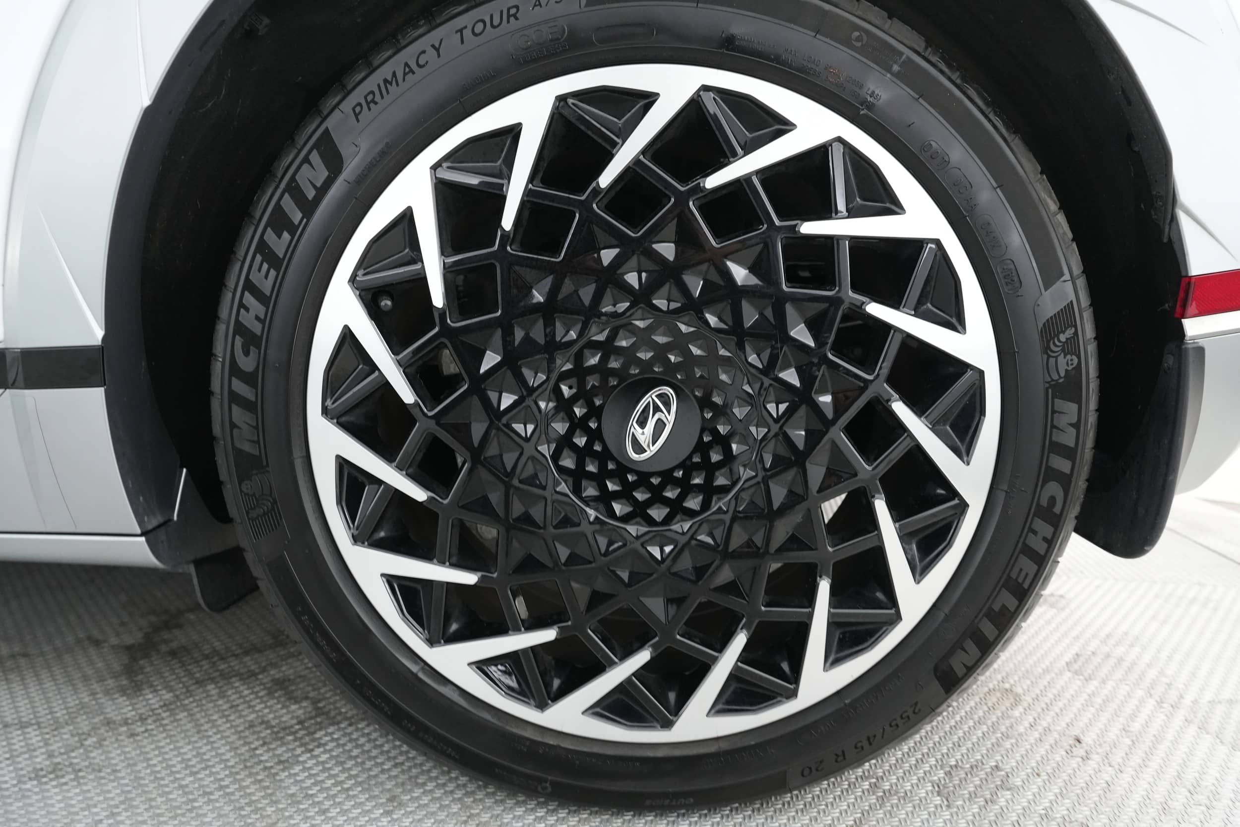 EverCars Co. vehicle image 7 for Hyundai IONIQ 5 -  Limited on EverCars Co.