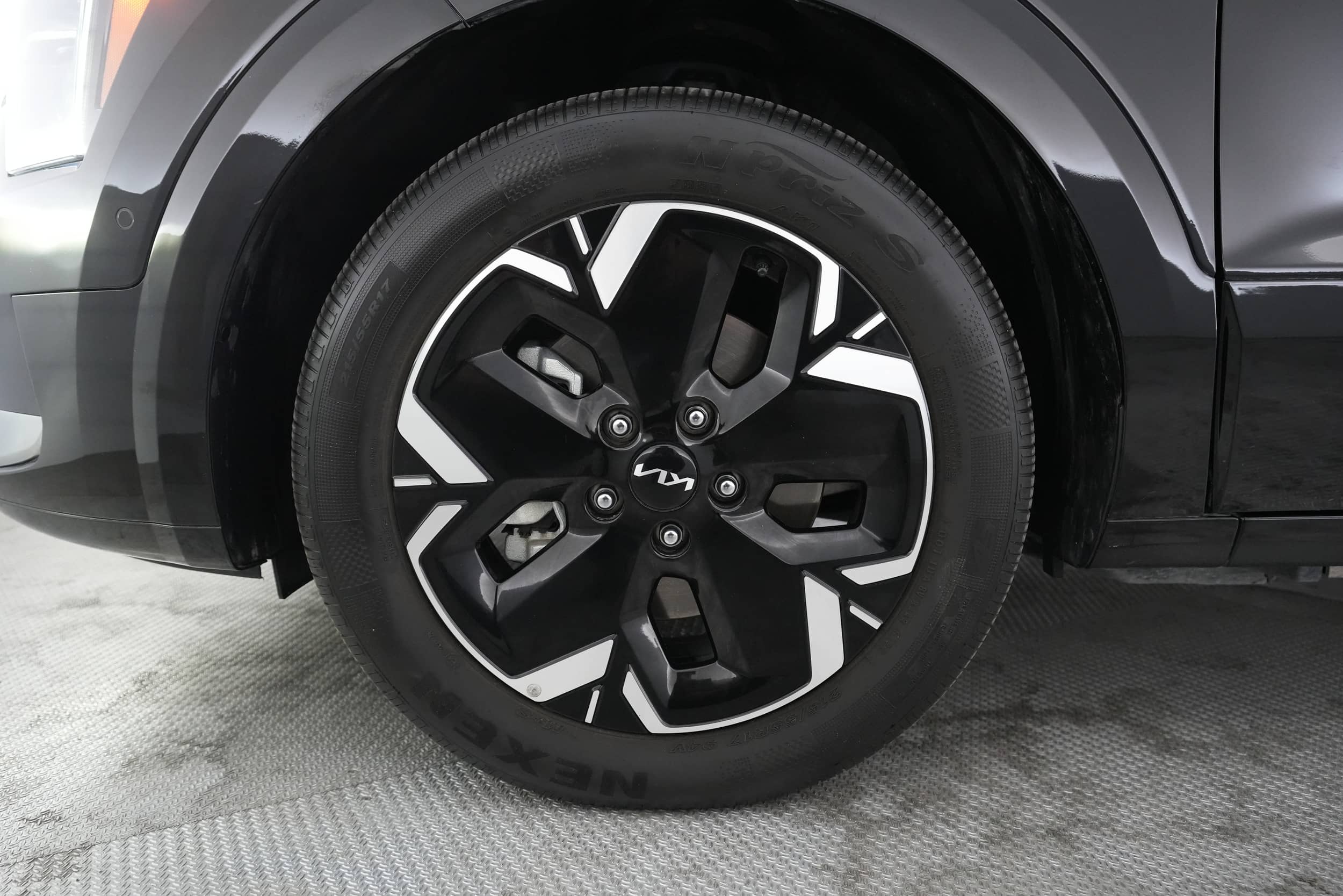 EverCars Co. vehicle image 16 for Kia Niro EV -  Wave on EverCars Co.
