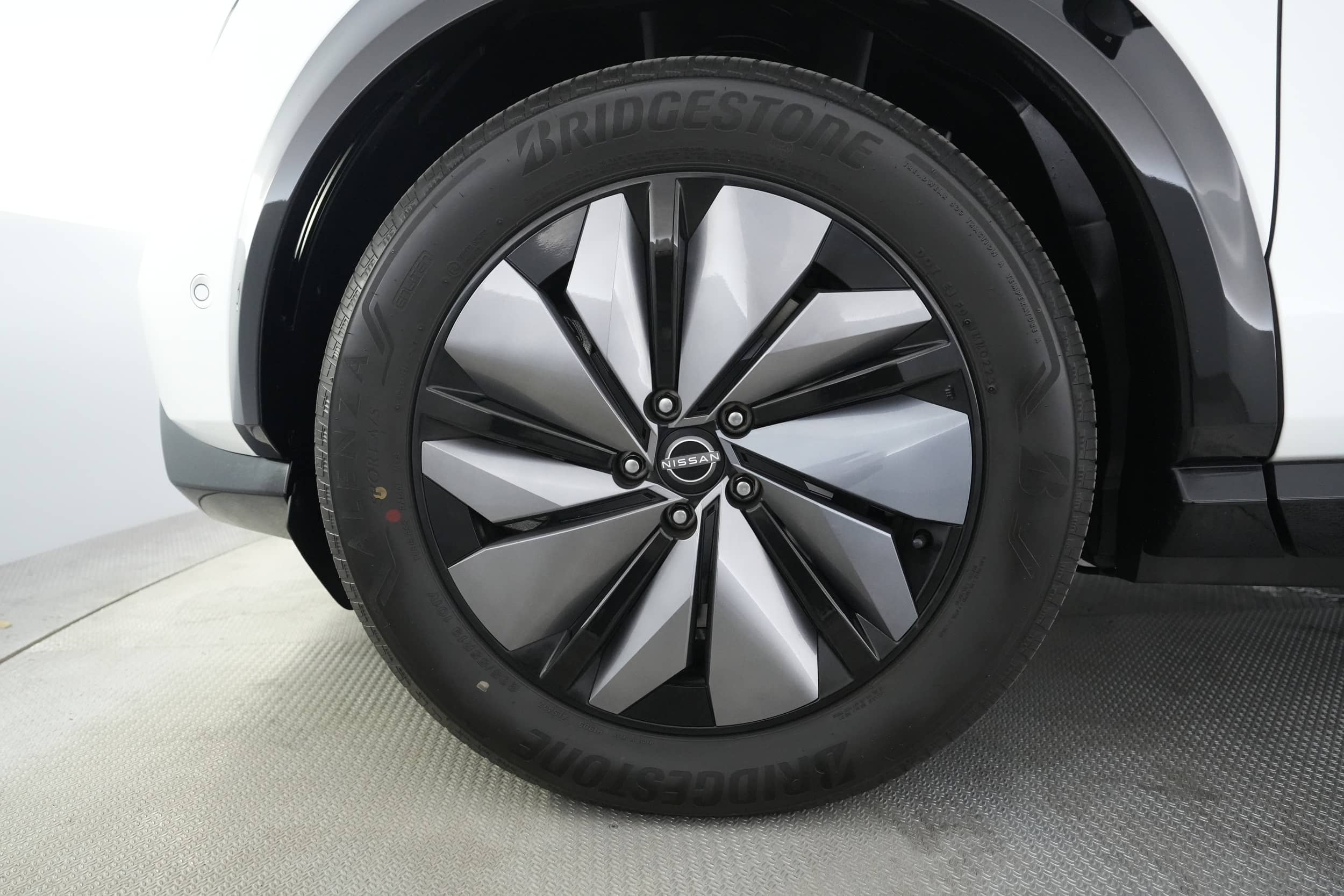 EverCars Co. vehicle image 7 for Nissan Ariya -  PLATINUM+ e-4ORCE on EverCars Co.