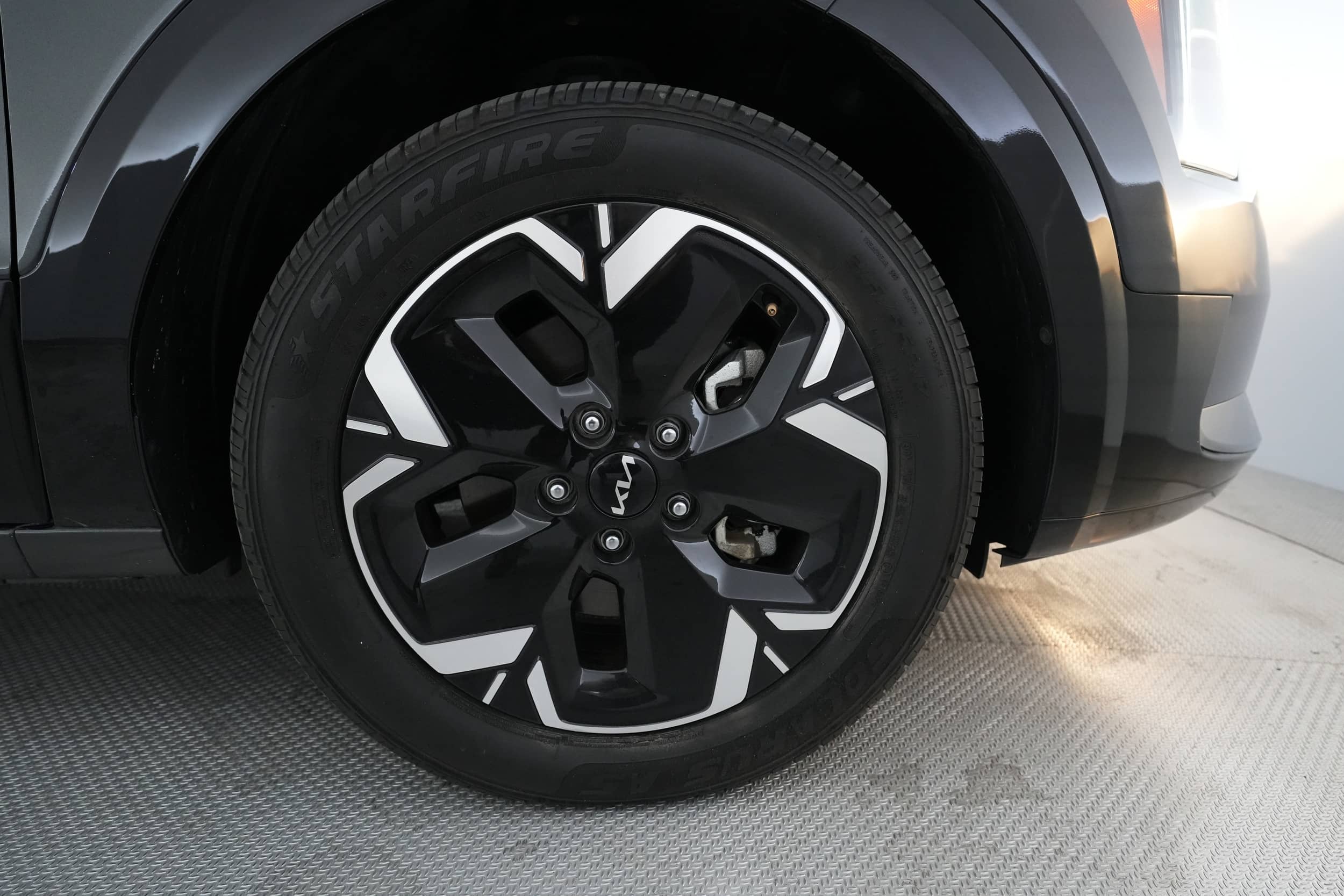 EverCars Co. vehicle image 15 for Kia Niro EV -  Wind on EverCars Co.