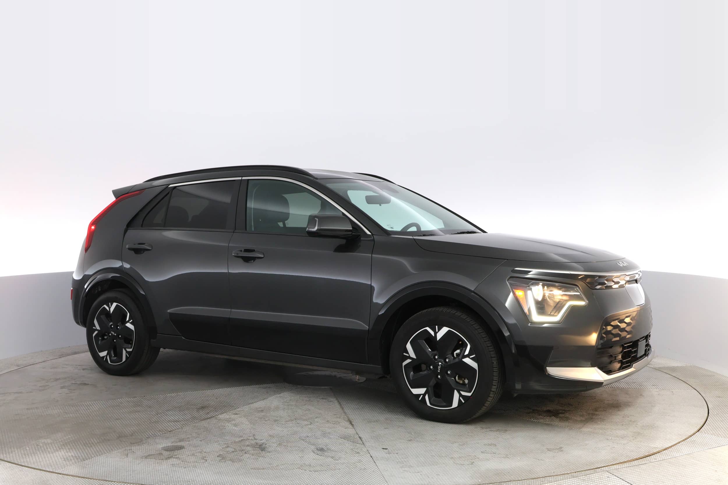 EverCars Co. vehicle image 10 for Kia Niro EV -  Wind on EverCars Co.