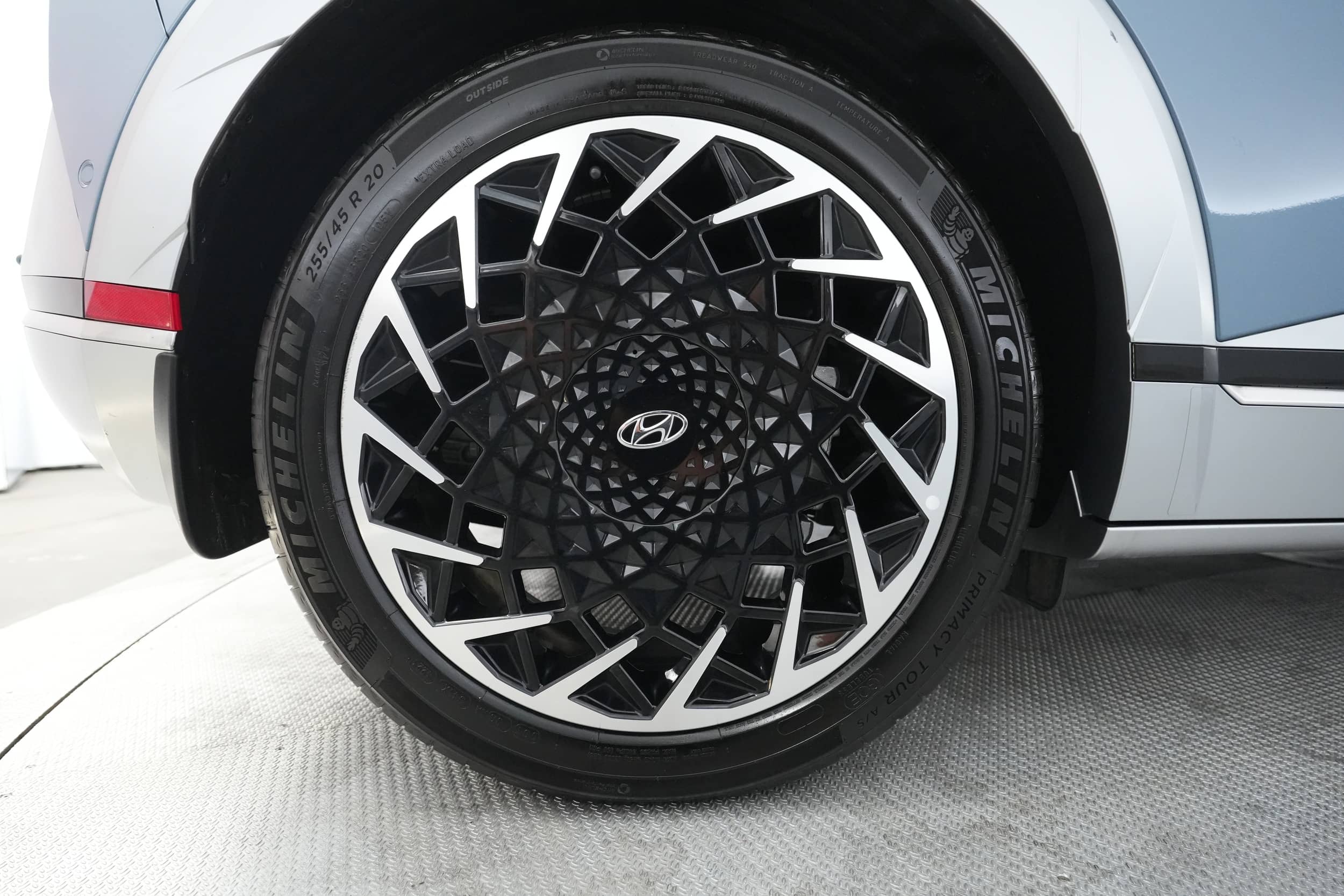 EverCars Co. vehicle image 16 for Hyundai IONIQ 5 -  Limited on EverCars Co.