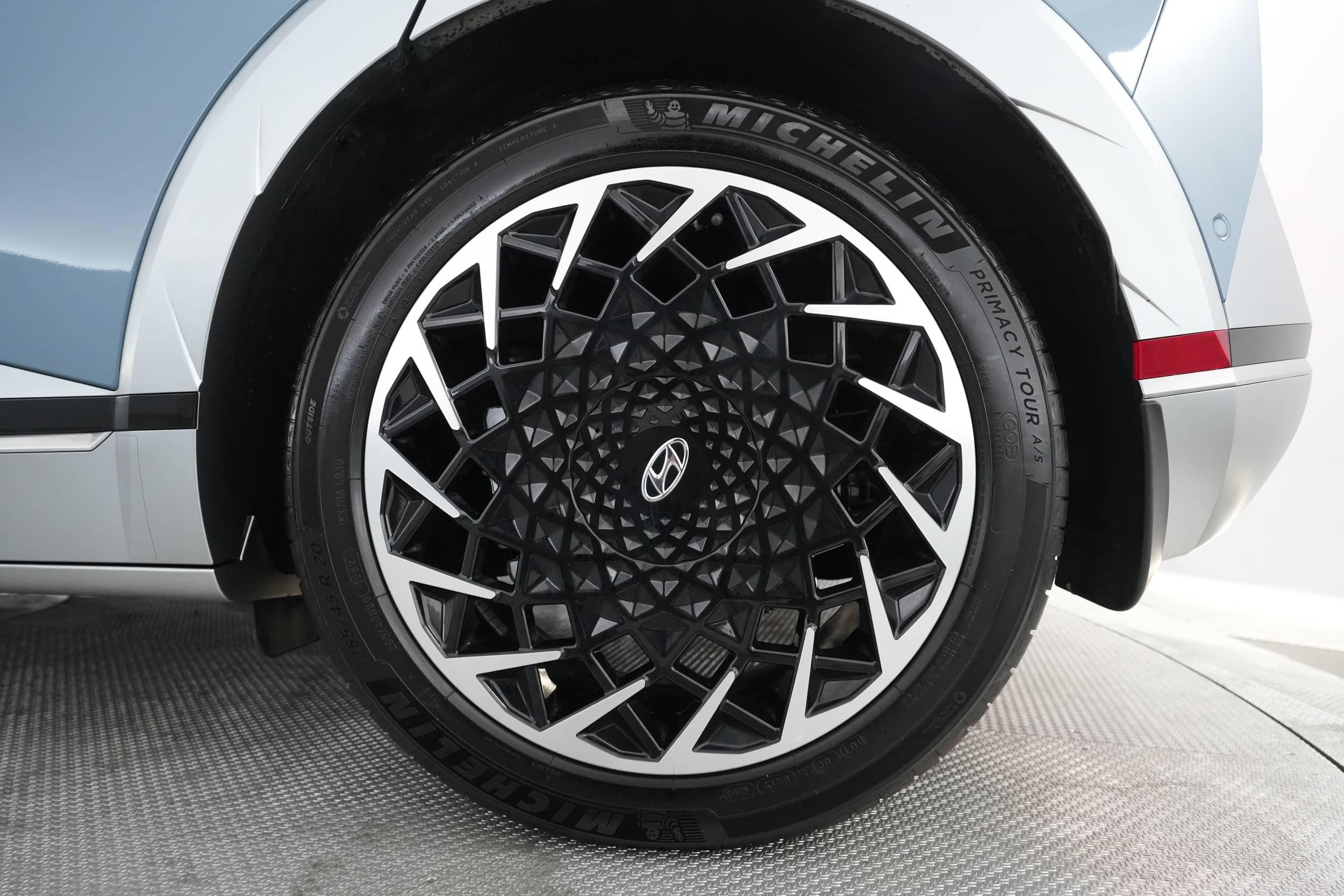 EverCars Co. vehicle image 7 for Hyundai IONIQ 5 -  Limited on EverCars Co.