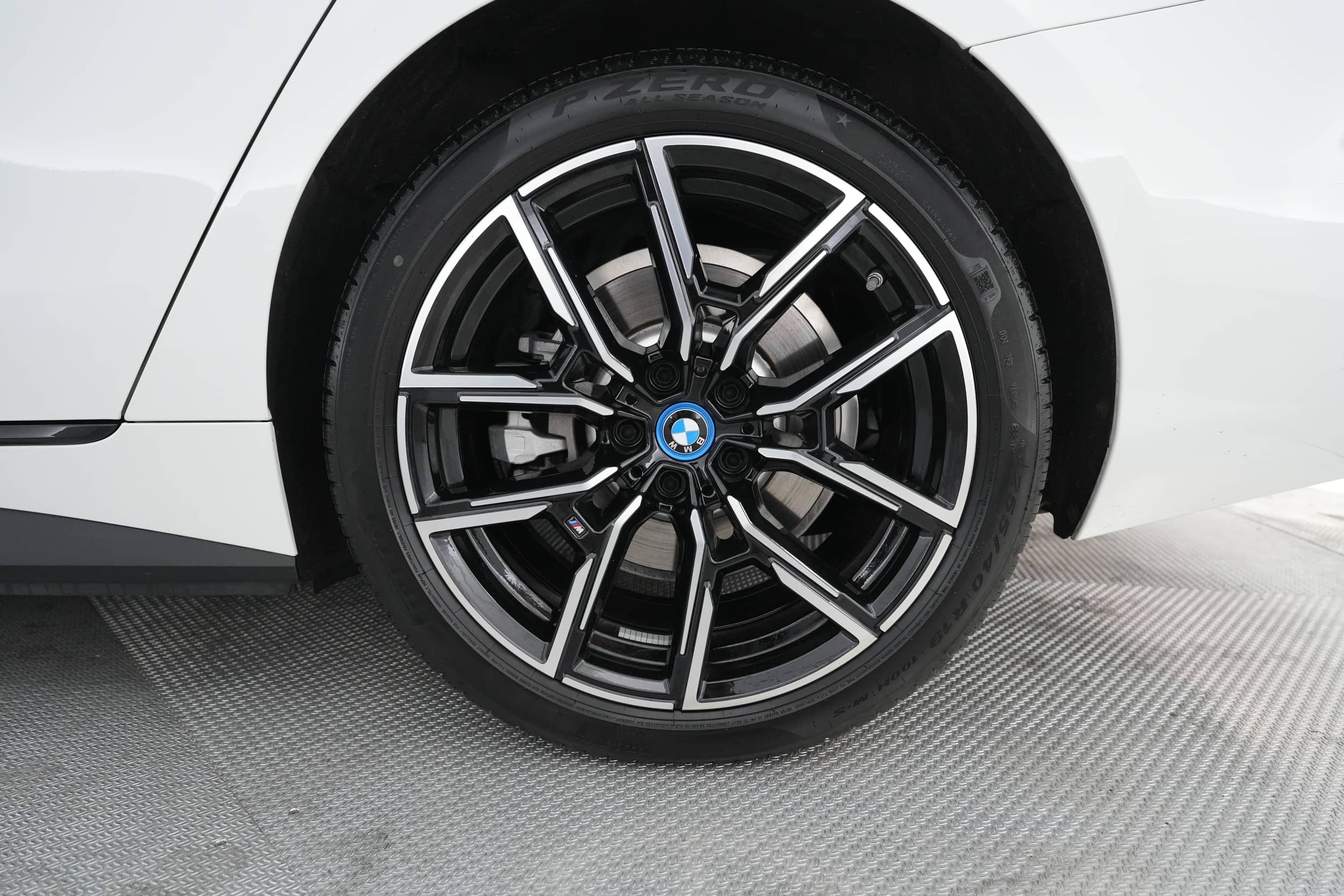 EverCars Co. vehicle image 7 for BMW i4 -  eDrive40 M Sport Line on EverCars Co.