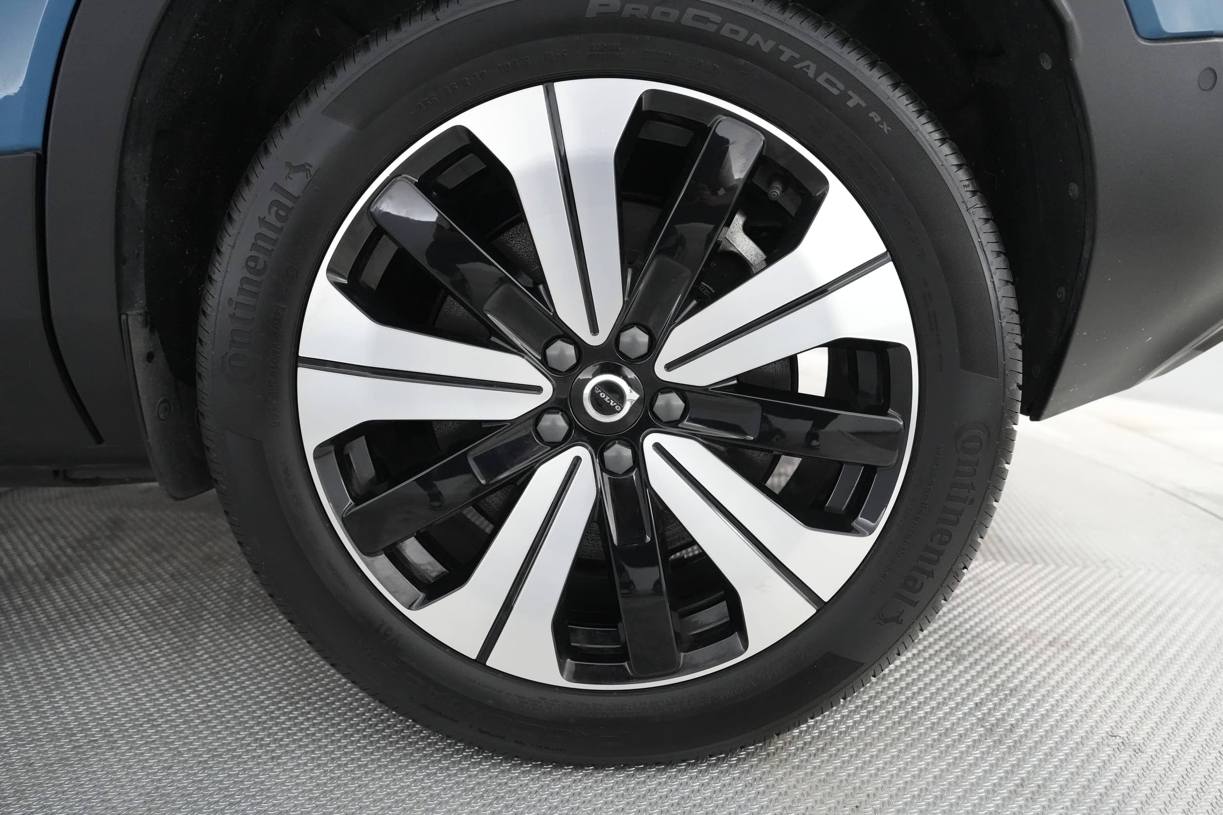 EverCars Co. vehicle image 14 for Volvo XC40 Recharge -  Pure Electric Twin Plus on EverCars Co.