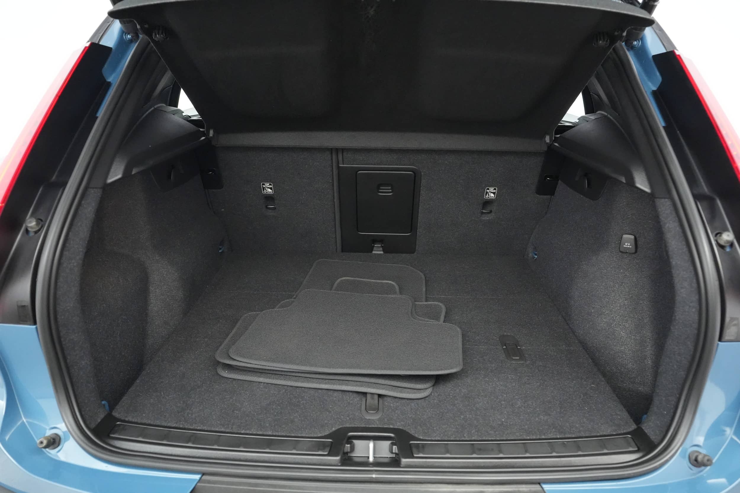 EverCars Co. vehicle image 21 for Volvo XC40 Recharge -  Pure Electric Twin Plus on EverCars Co.