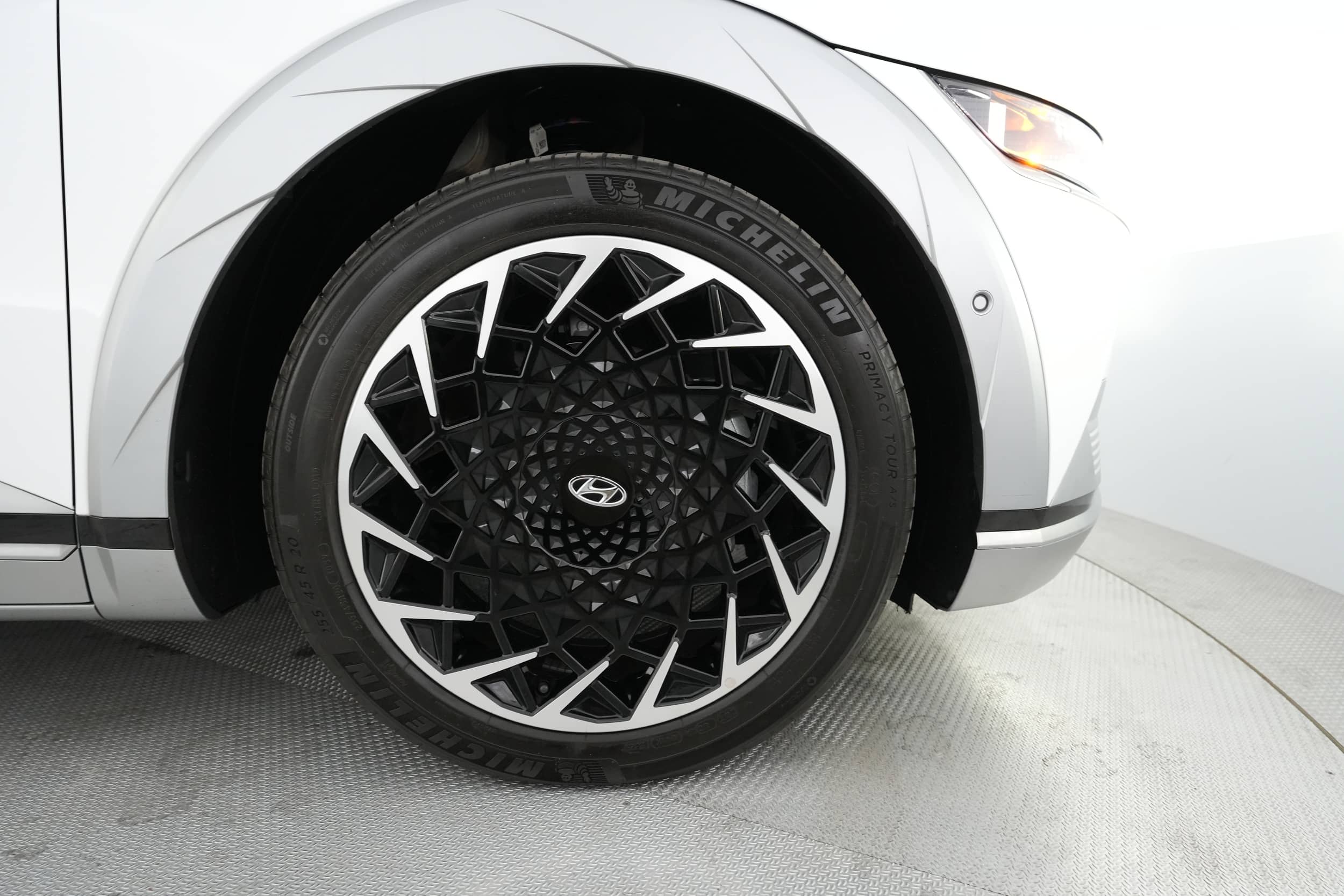 EverCars Co. vehicle image 17 for Hyundai IONIQ 5 -  Limited on EverCars Co.
