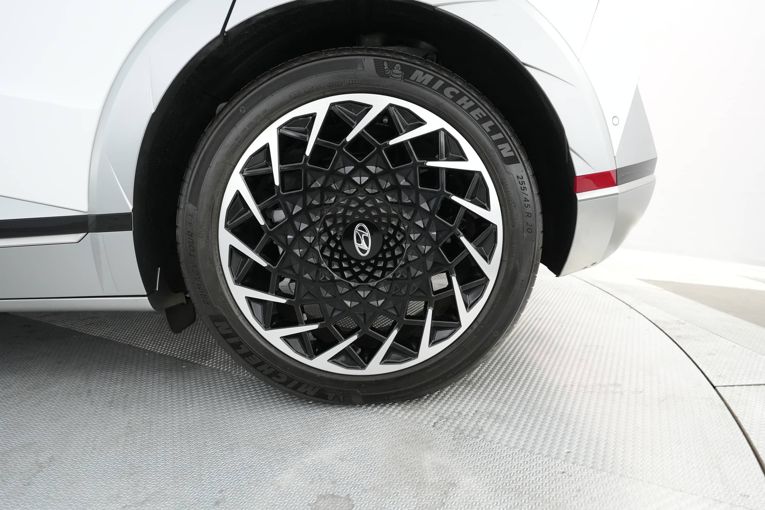 EverCars Co. vehicle image 15 for Hyundai IONIQ 5 -  Limited on EverCars Co.