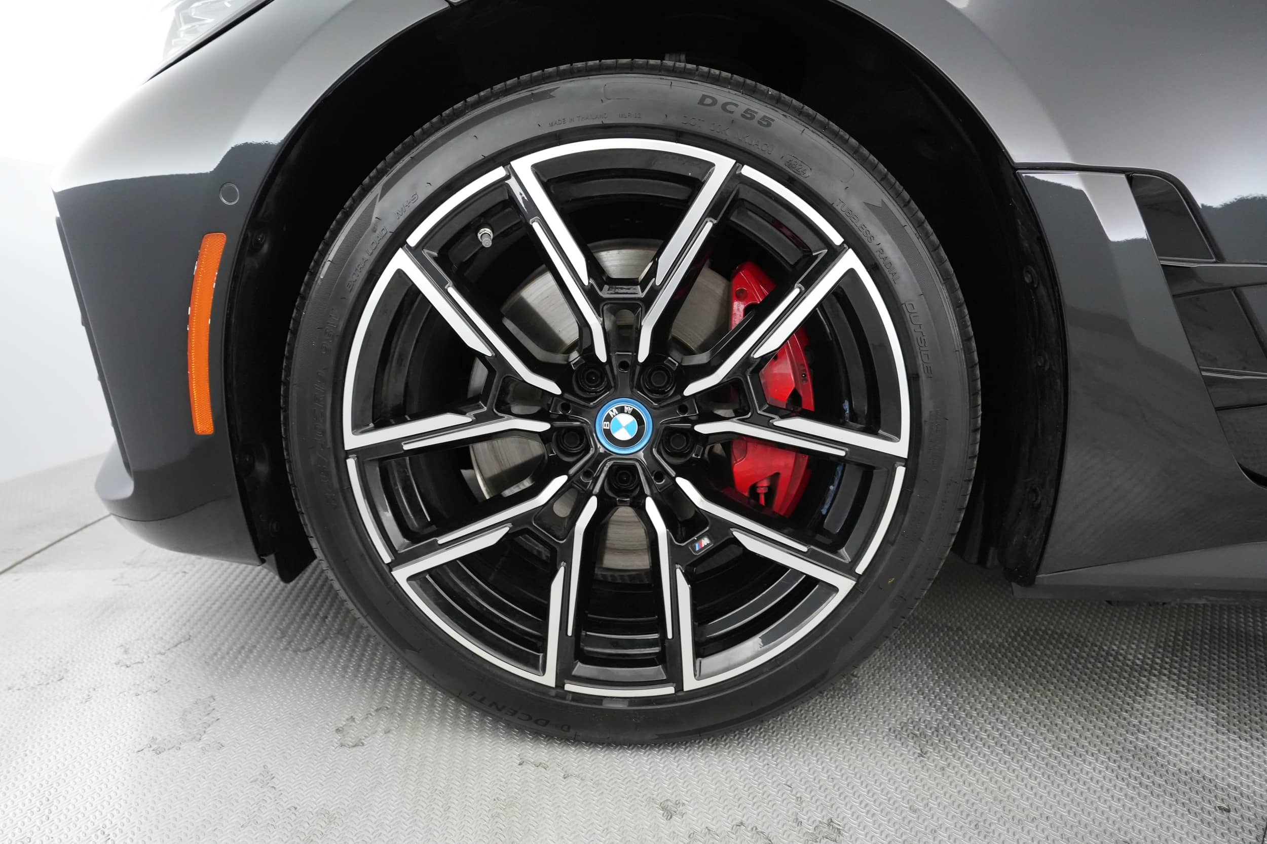 EverCars Co. vehicle image 7 for BMW i4 -  eDrive40 M Sport Line on EverCars Co.