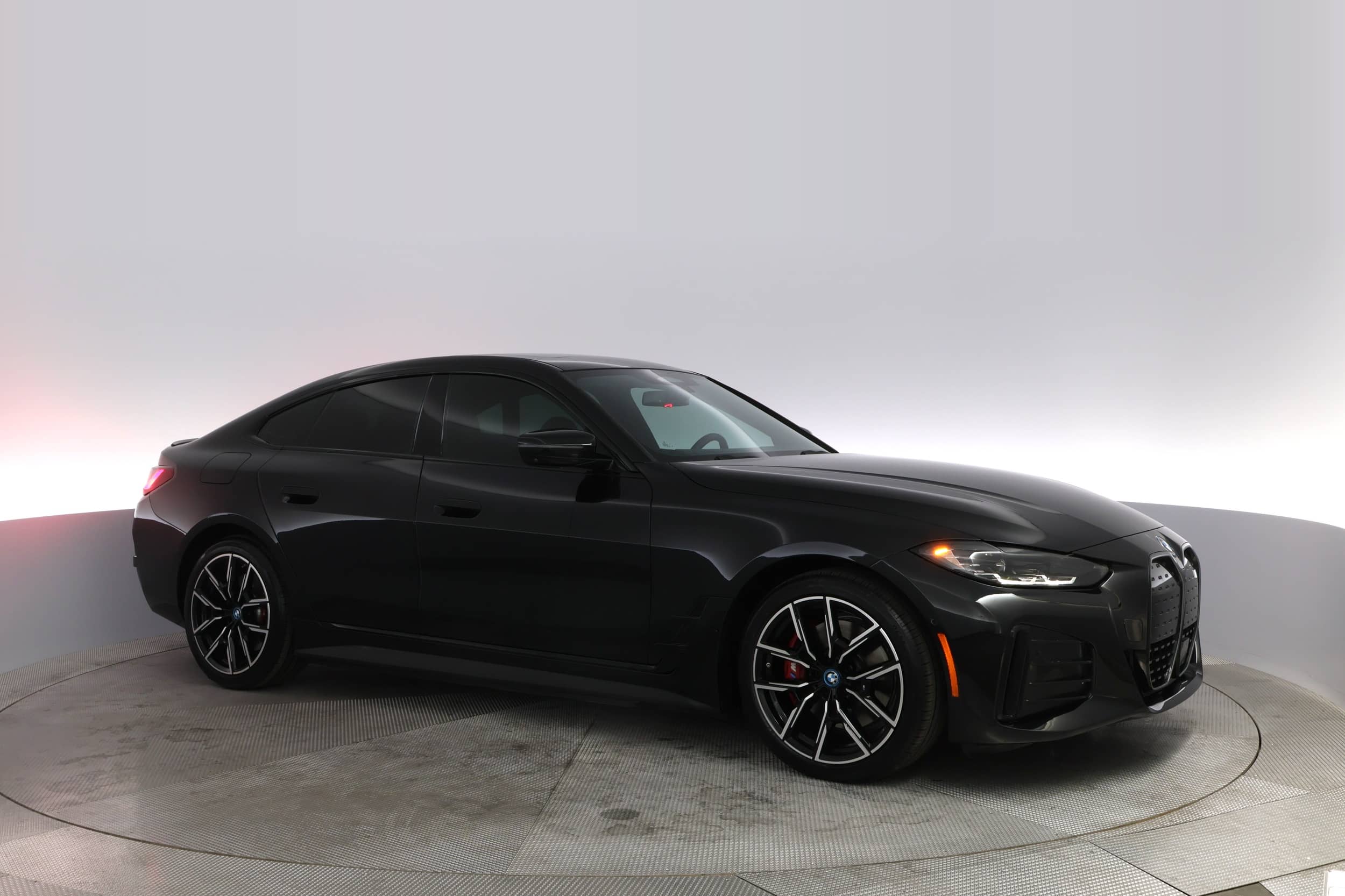 EverCars Co. vehicle image 11 for BMW i4 -  eDrive40 M Sport Line on EverCars Co.