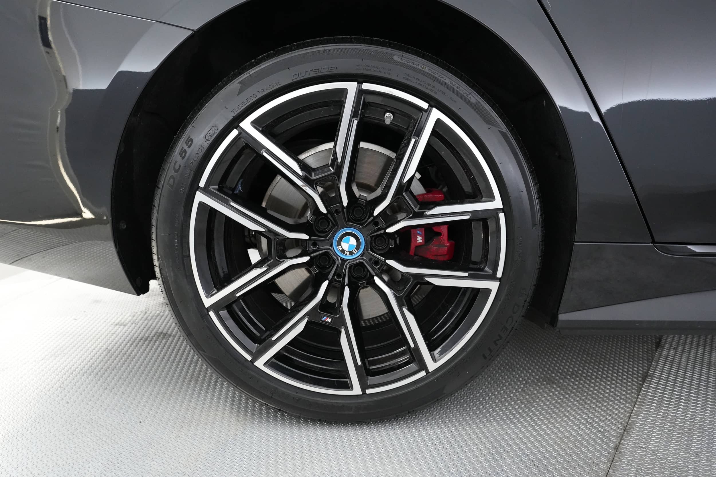 EverCars Co. vehicle image 16 for BMW i4 -  eDrive40 M Sport Line on EverCars Co.