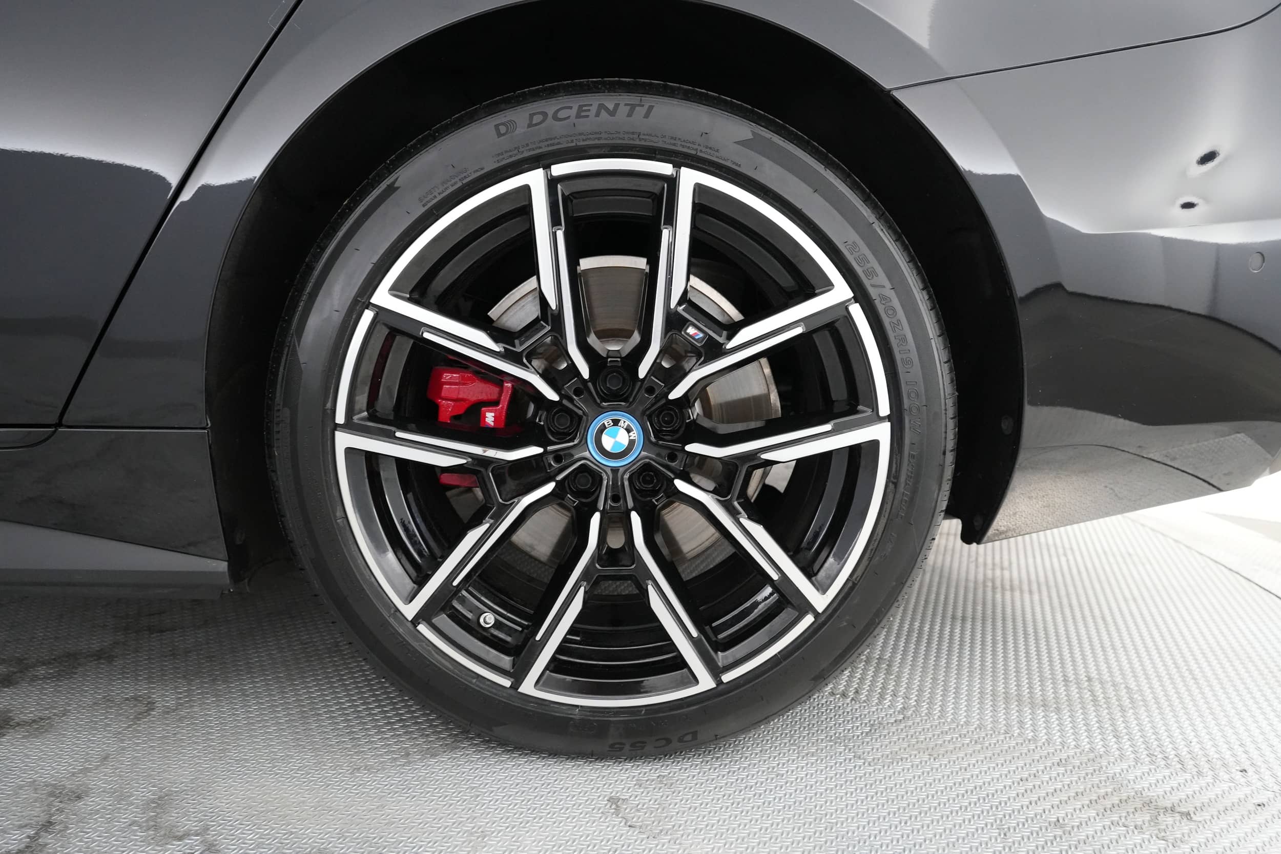 EverCars Co. vehicle image 15 for BMW i4 -  eDrive40 M Sport Line on EverCars Co.
