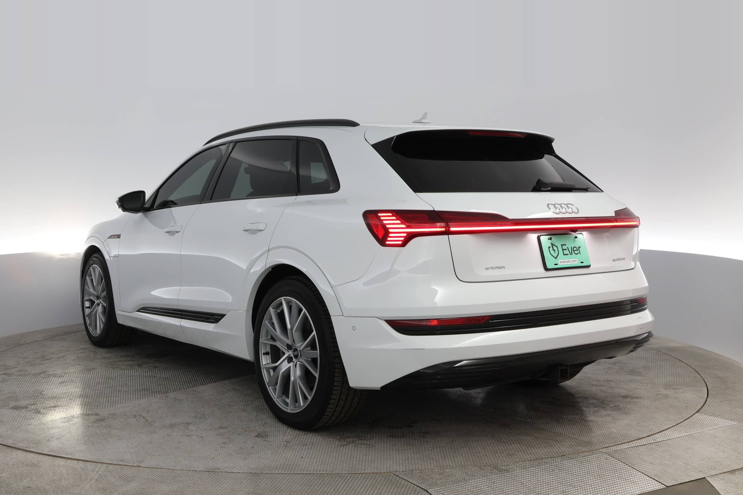 EverCars Co. vehicle image 9 for Audi e-tron -  Prestige on EverCars Co.