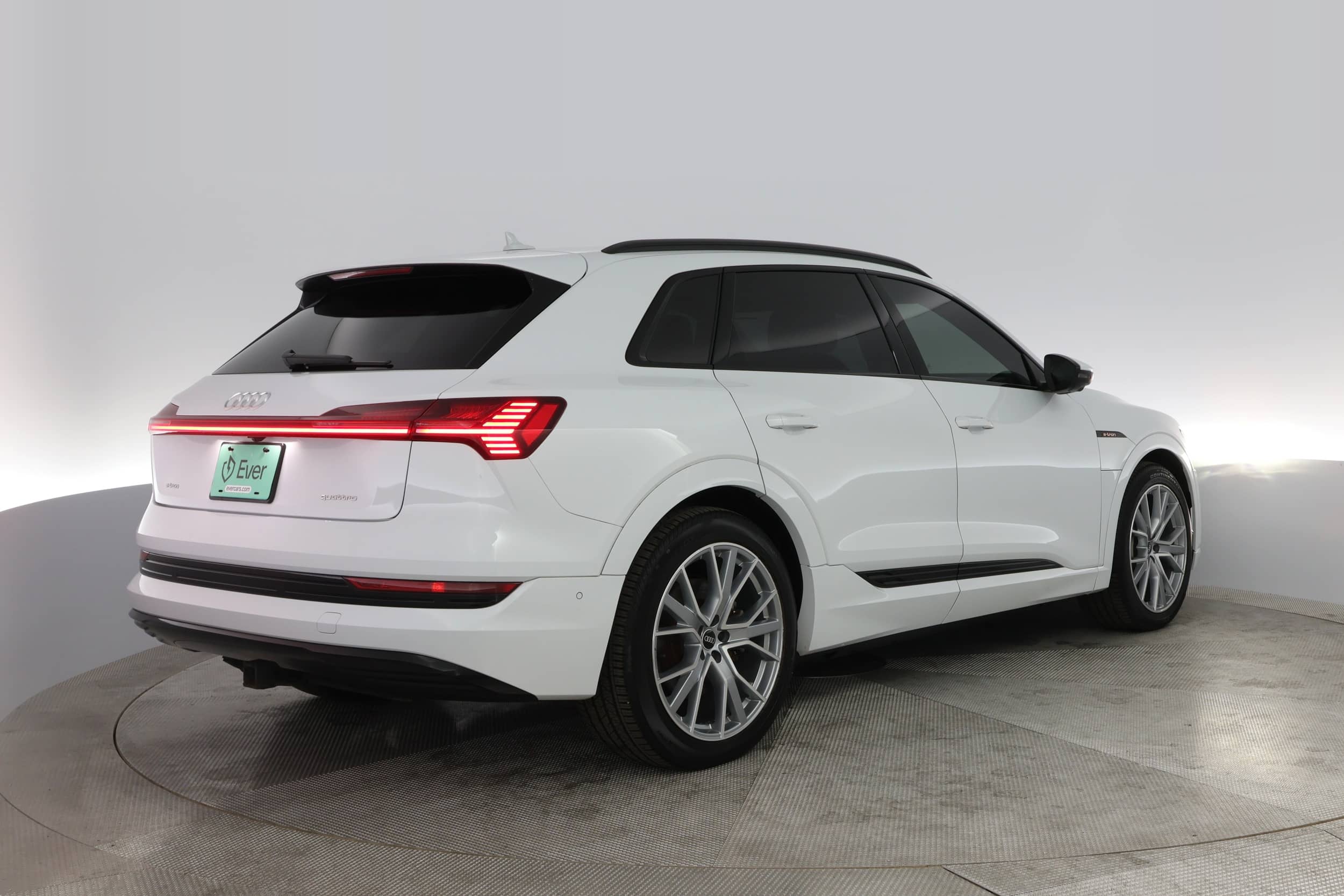 EverCars Co. vehicle image 2 for Audi e-tron -  Prestige on EverCars Co.