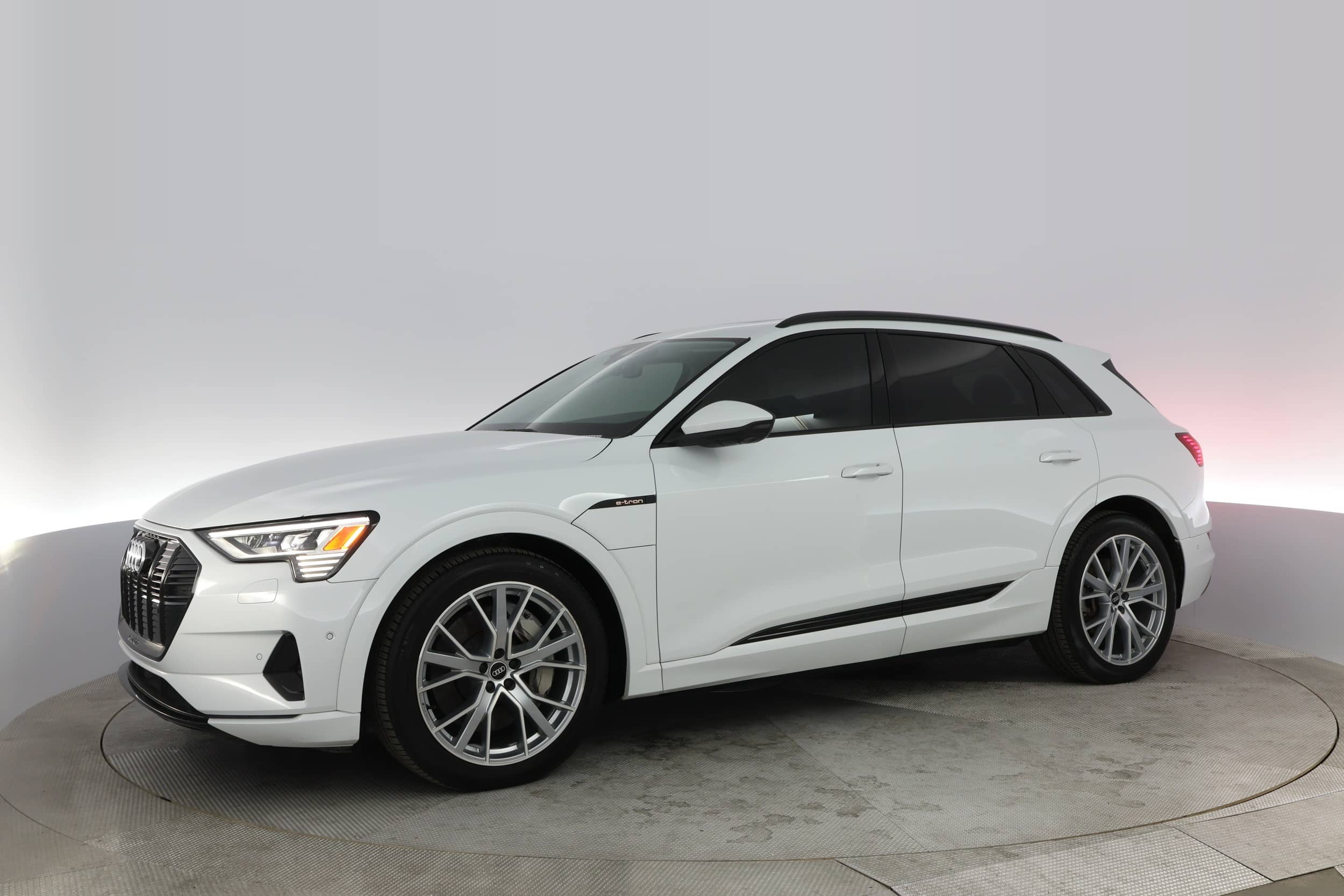EverCars Co. vehicle image 10 for Audi e-tron -  Prestige on EverCars Co.