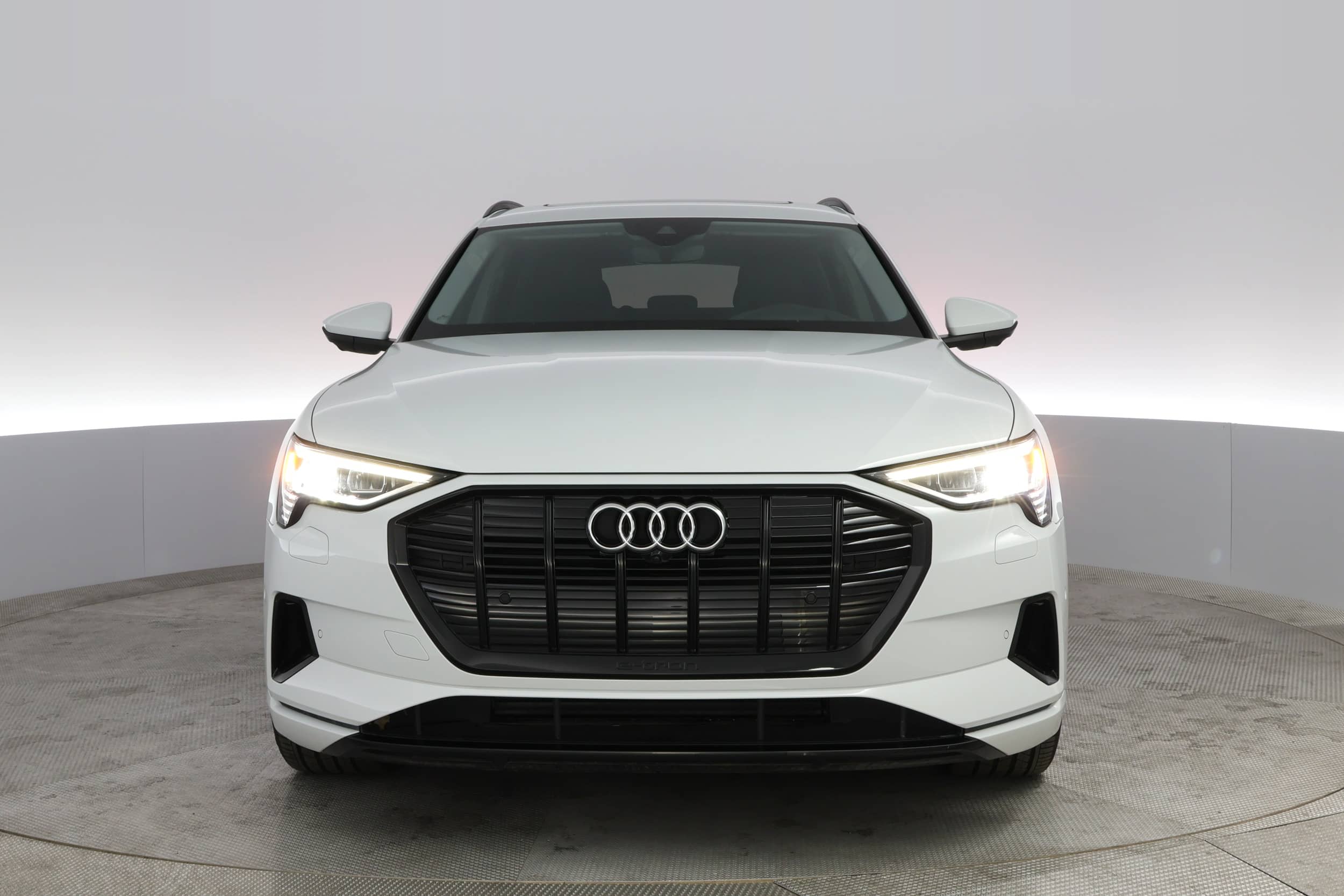 EverCars Co. vehicle image 13 for Audi e-tron -  Prestige on EverCars Co.