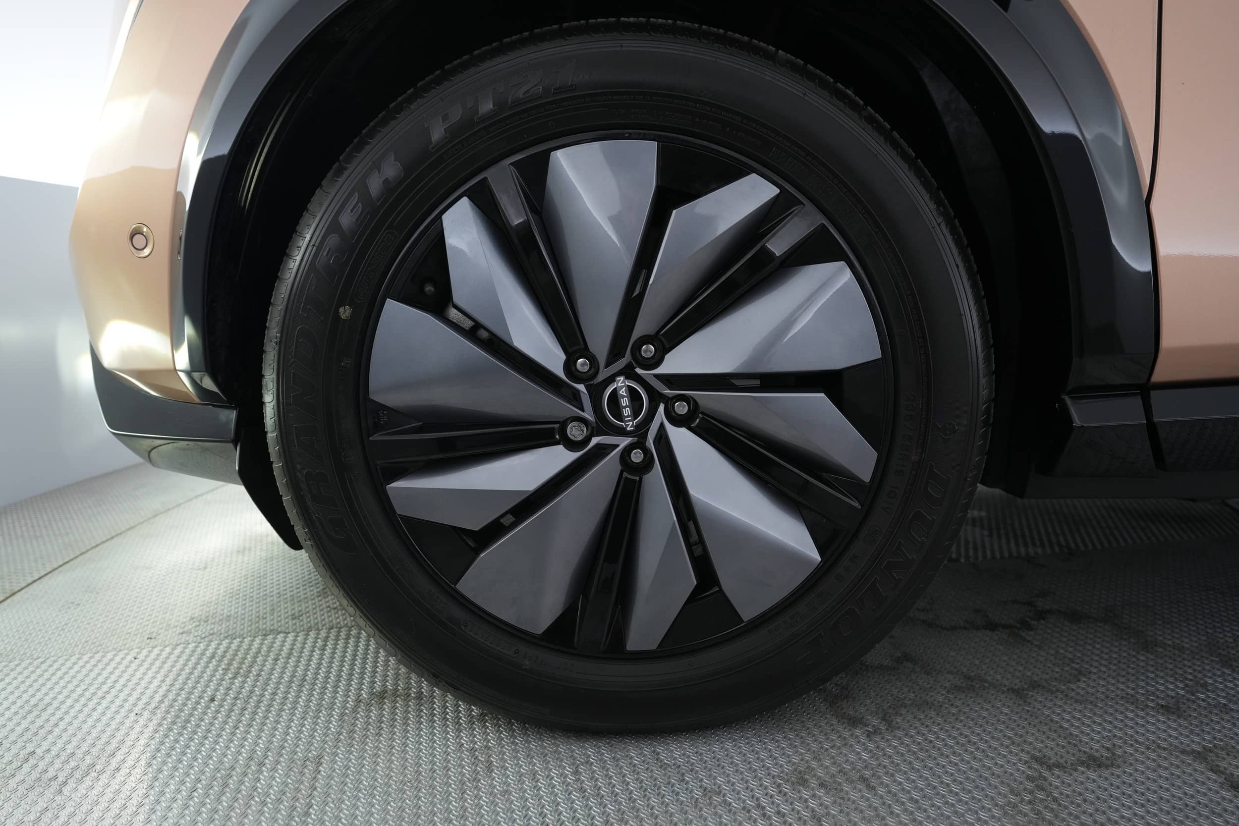 EverCars Co. vehicle image 17 for Nissan Ariya -  PLATINUM+ e-4ORCE on EverCars Co.
