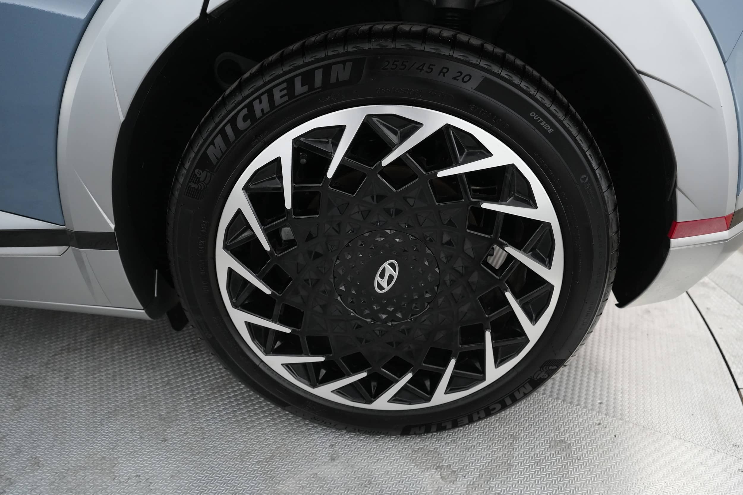 EverCars Co. vehicle image 7 for Hyundai IONIQ 5 -  Limited on EverCars Co.