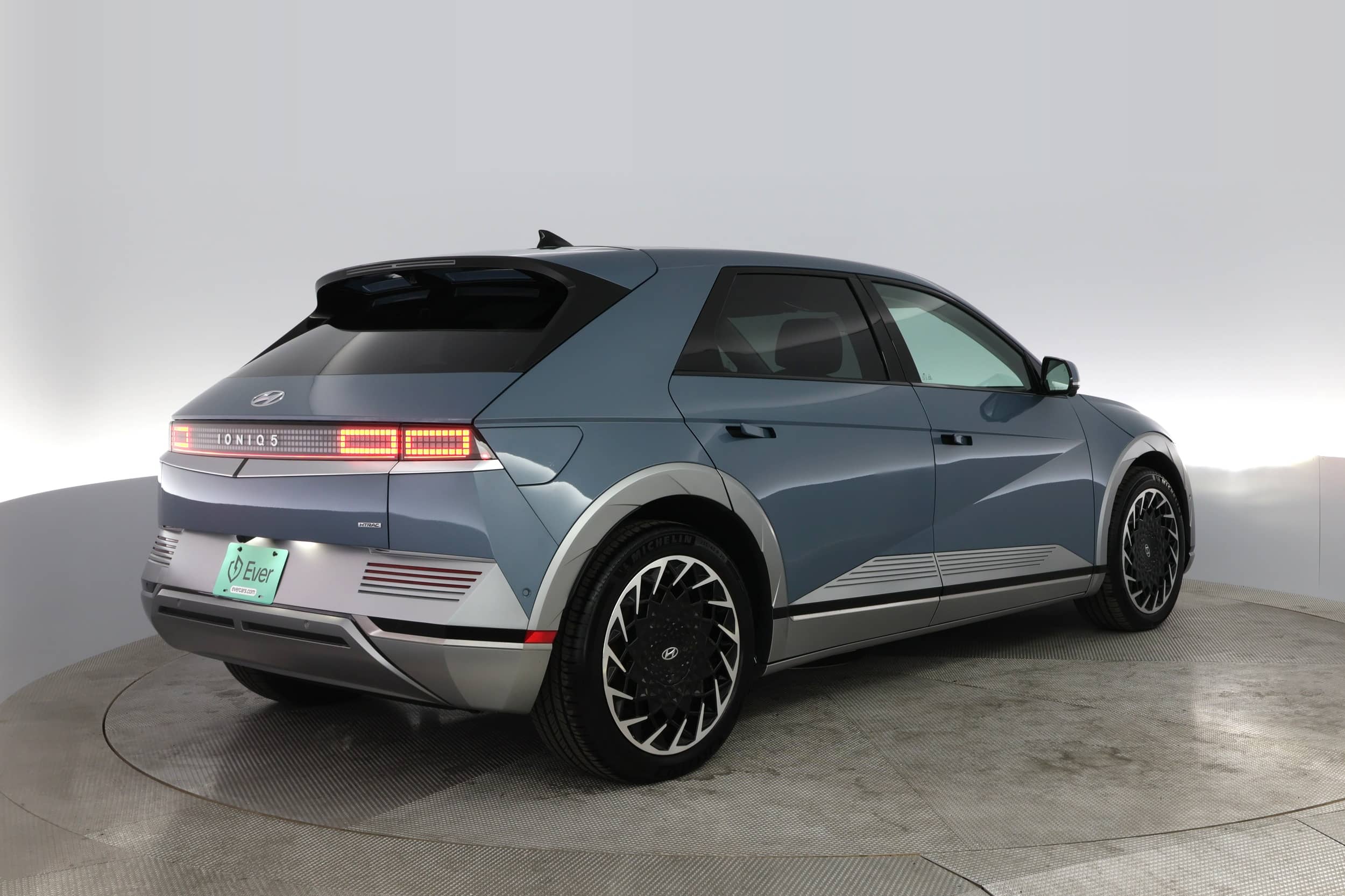 EverCars Co. vehicle image 2 for Hyundai IONIQ 5 -  Limited on EverCars Co.