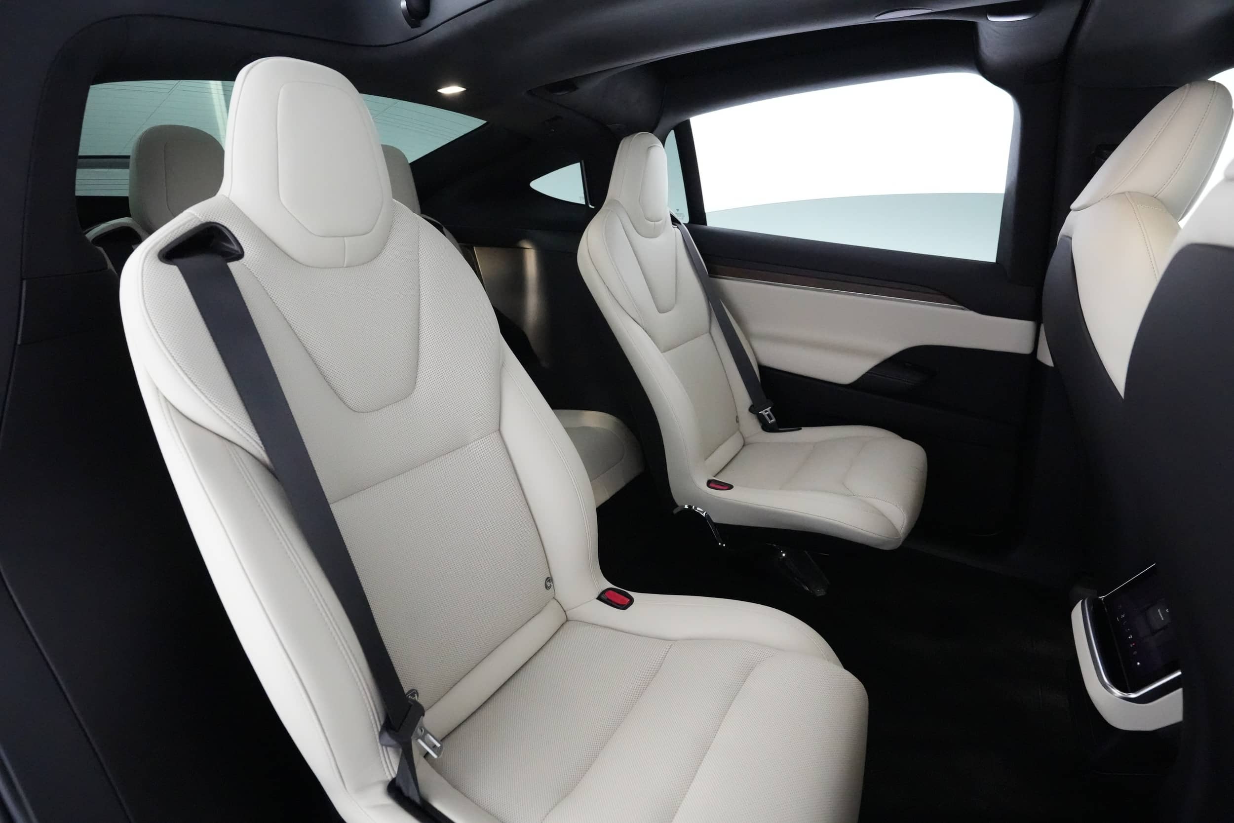 EverCars Co. vehicle image 4 for Tesla Model X -  Base on EverCars Co.