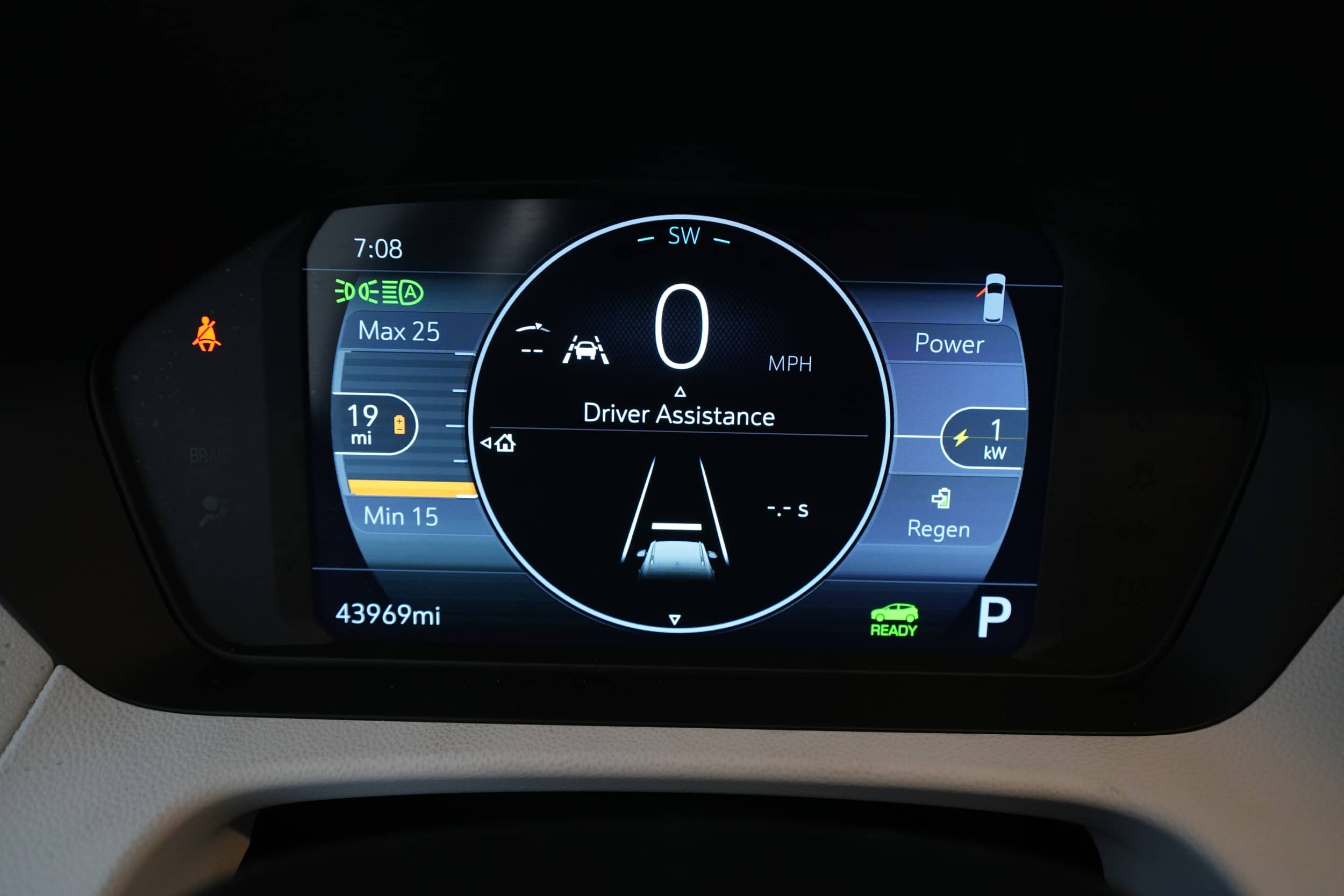 EverCars Co. vehicle image 5 for Chevrolet Bolt EUV -  Premier on EverCars Co.