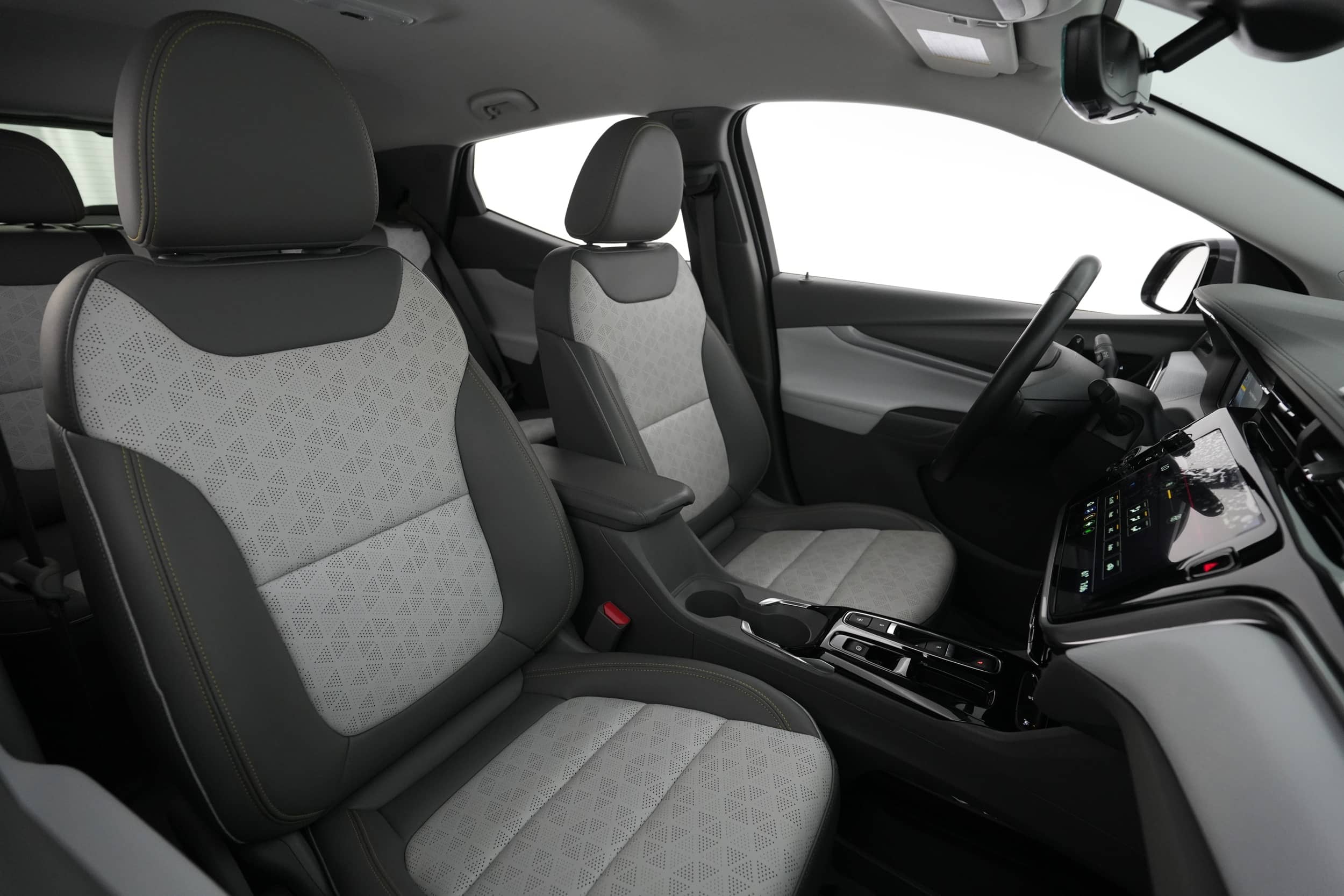 EverCars Co. vehicle image 18 for Chevrolet Bolt EUV -  Premier on EverCars Co.