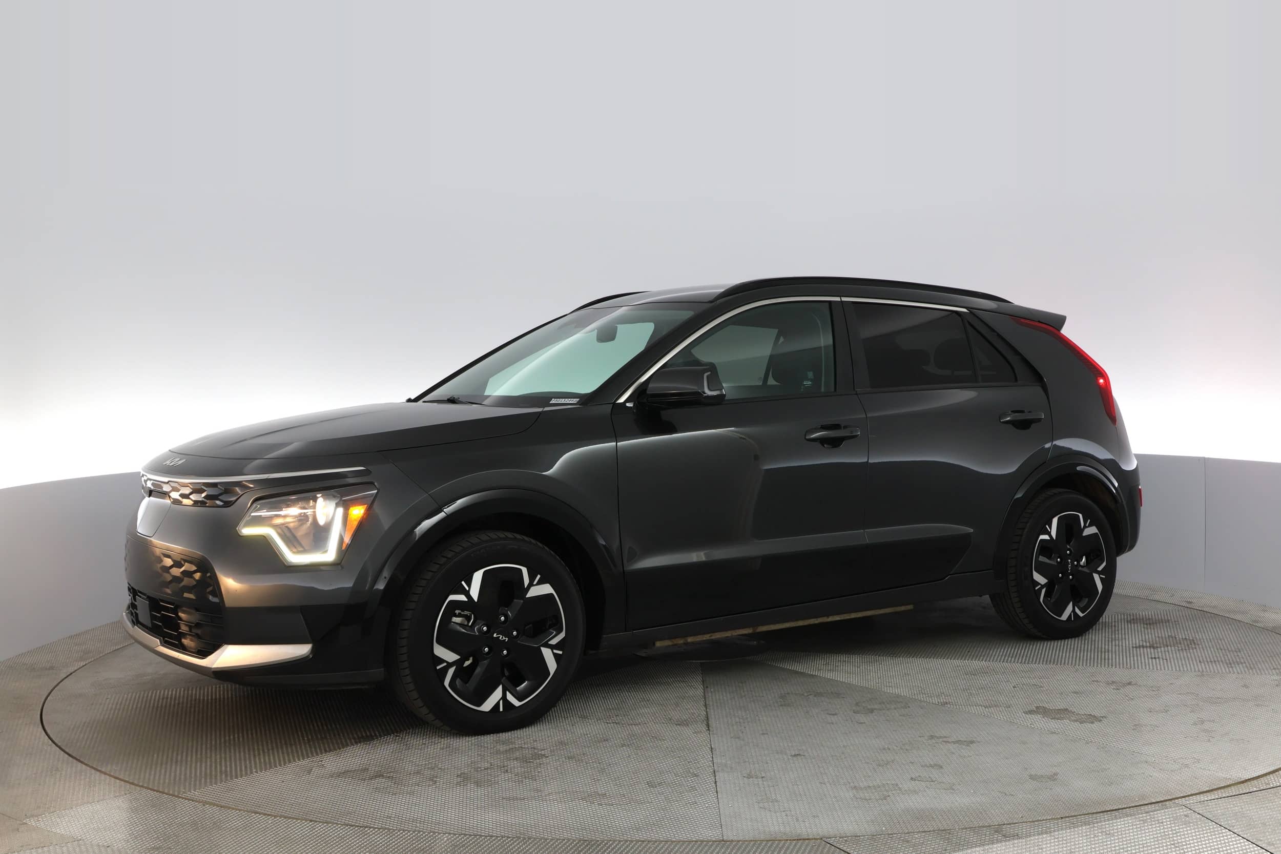 EverCars Co. vehicle image 11 for Kia Niro EV -  Wind on EverCars Co.