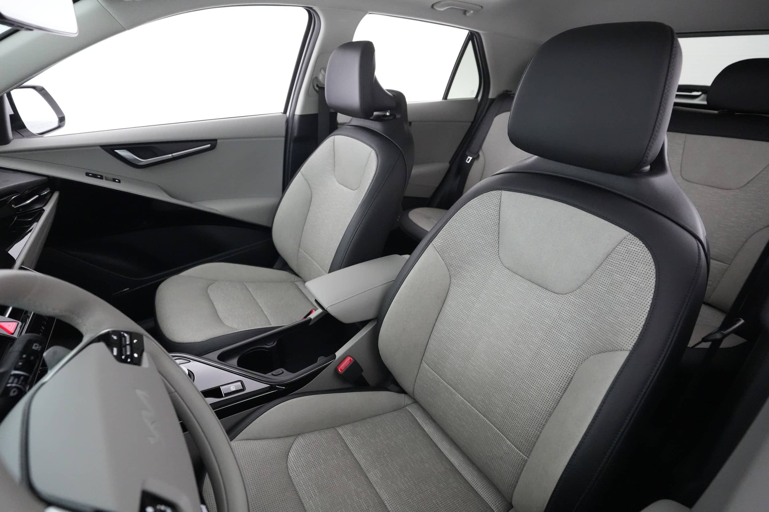 EverCars Co. vehicle image 3 for Kia Niro EV -  Wave on EverCars Co.