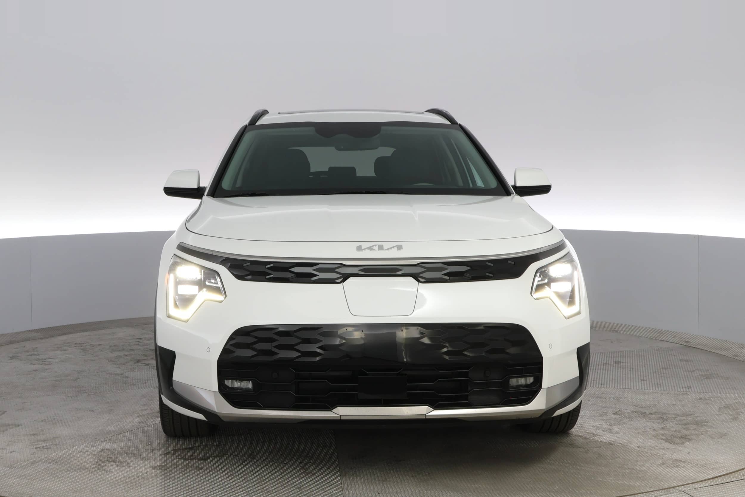 EverCars Co. vehicle image 13 for Kia Niro EV -  Wave on EverCars Co.