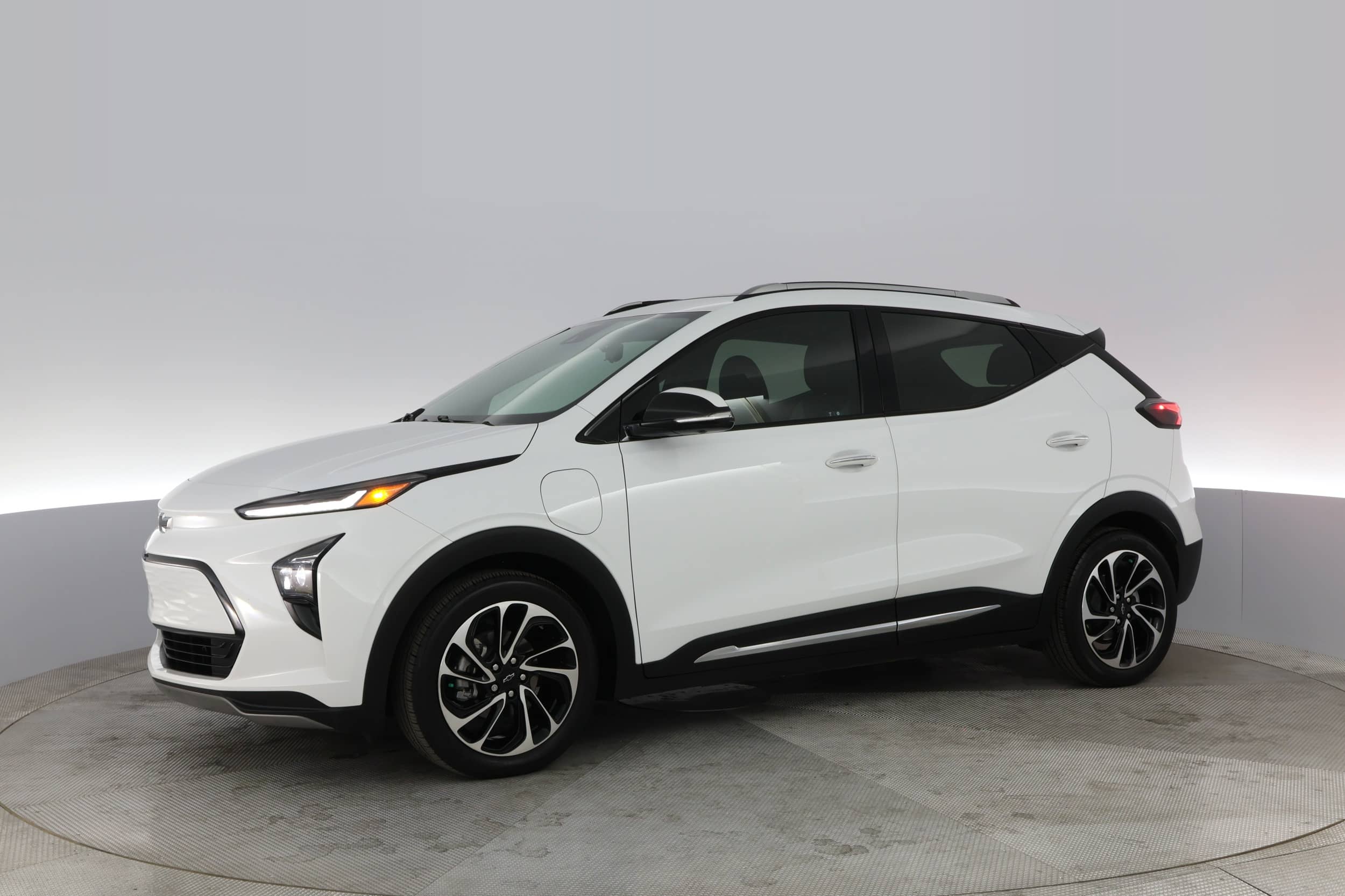 EverCars Co. vehicle image 11 for Chevrolet Bolt EUV -  Premier on EverCars Co.