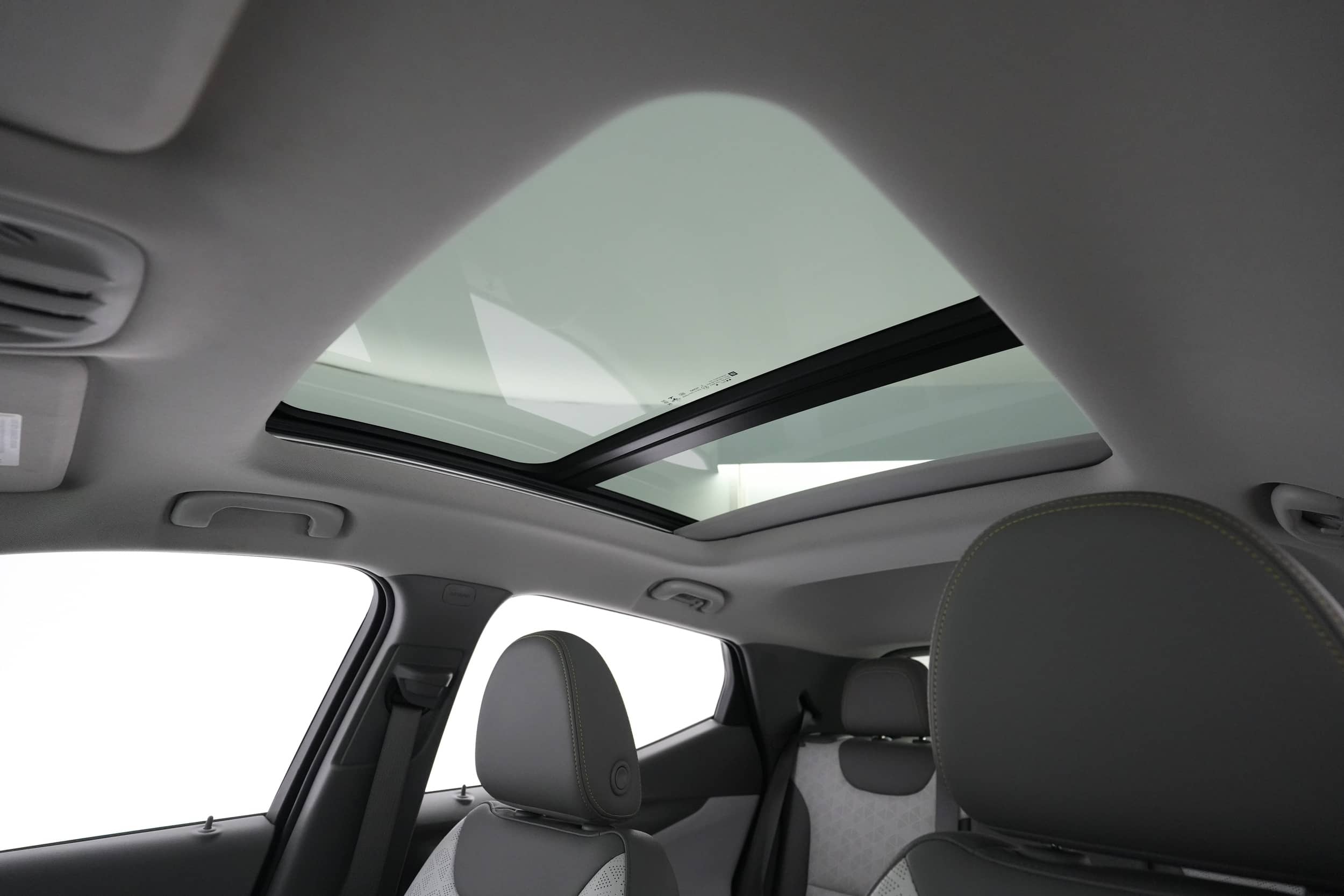 EverCars Co. vehicle image 18 for Chevrolet Bolt EUV -  Premier on EverCars Co.