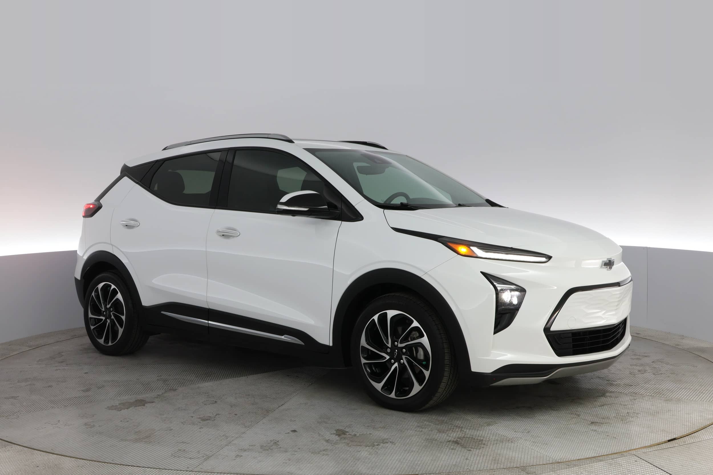 EverCars Co. vehicle image 10 for Chevrolet Bolt EUV -  Premier on EverCars Co.