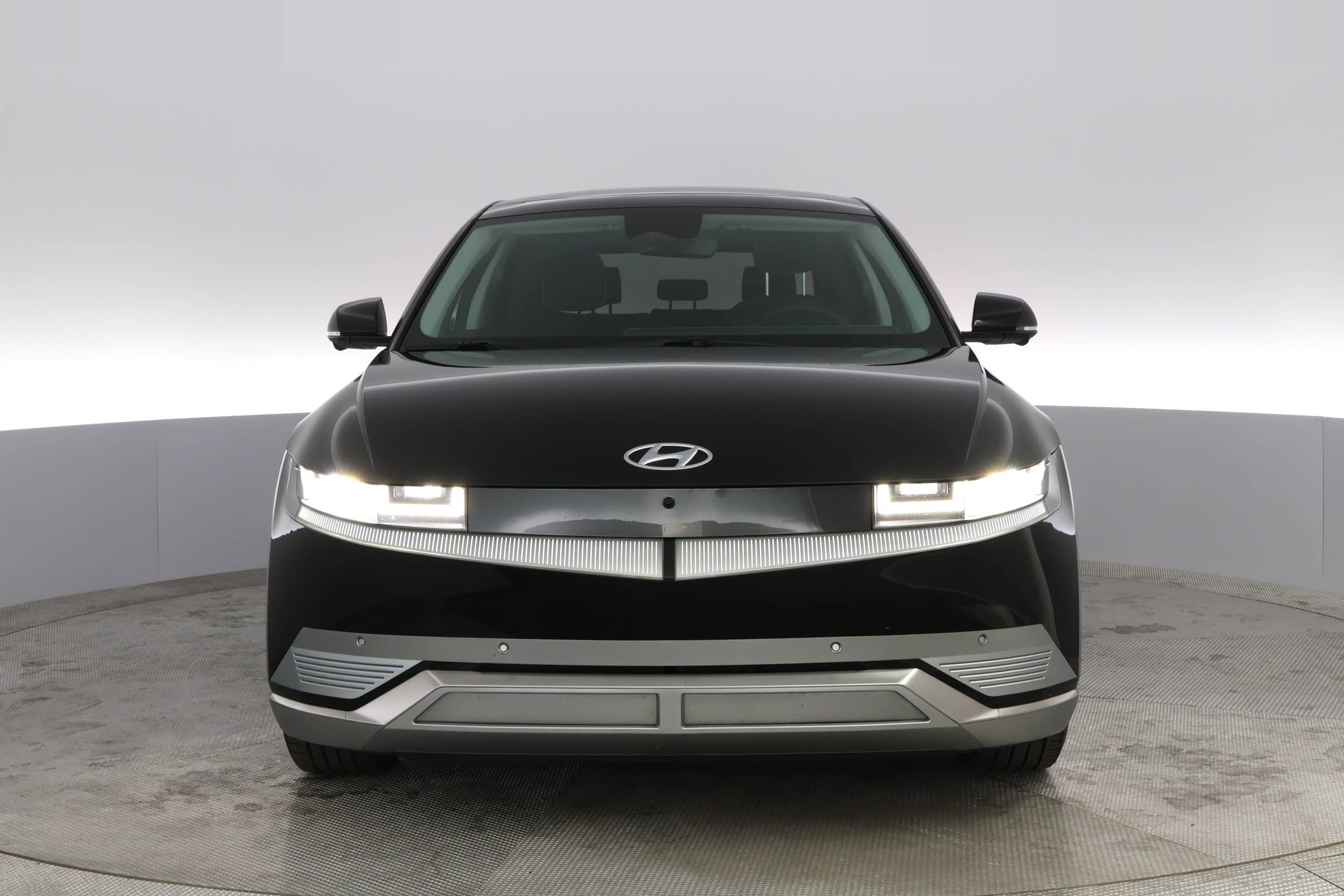 EverCars Co. vehicle image 13 for Hyundai IONIQ 5 -  Limited on EverCars Co.