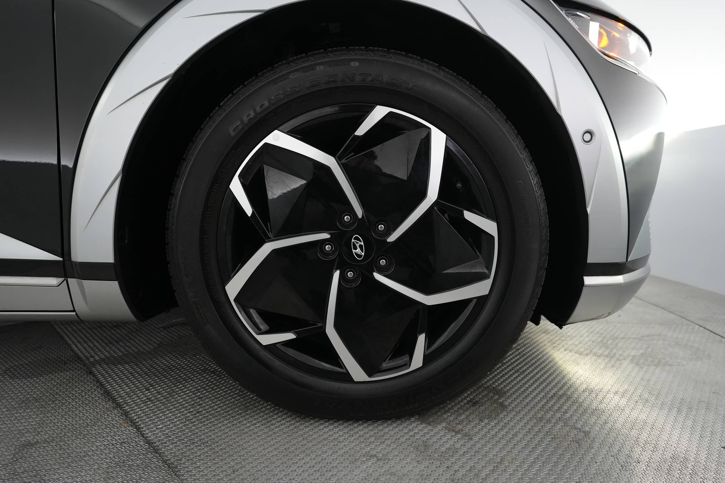 EverCars Co. vehicle image 14 for Hyundai IONIQ 5 -  Limited on EverCars Co.