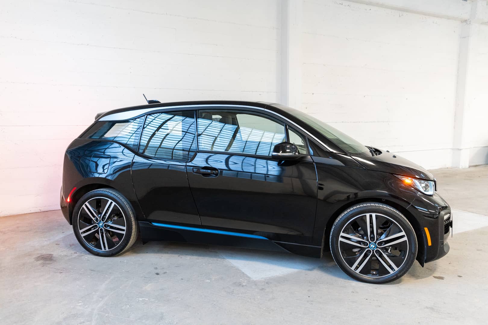 EverCars Co. vehicle image 5 for BMW i3 -  Mega World on EverCars Co.