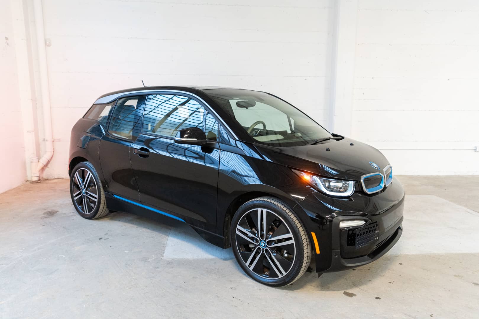EverCars Co. vehicle image 4 for BMW i3 -  Mega World on EverCars Co.